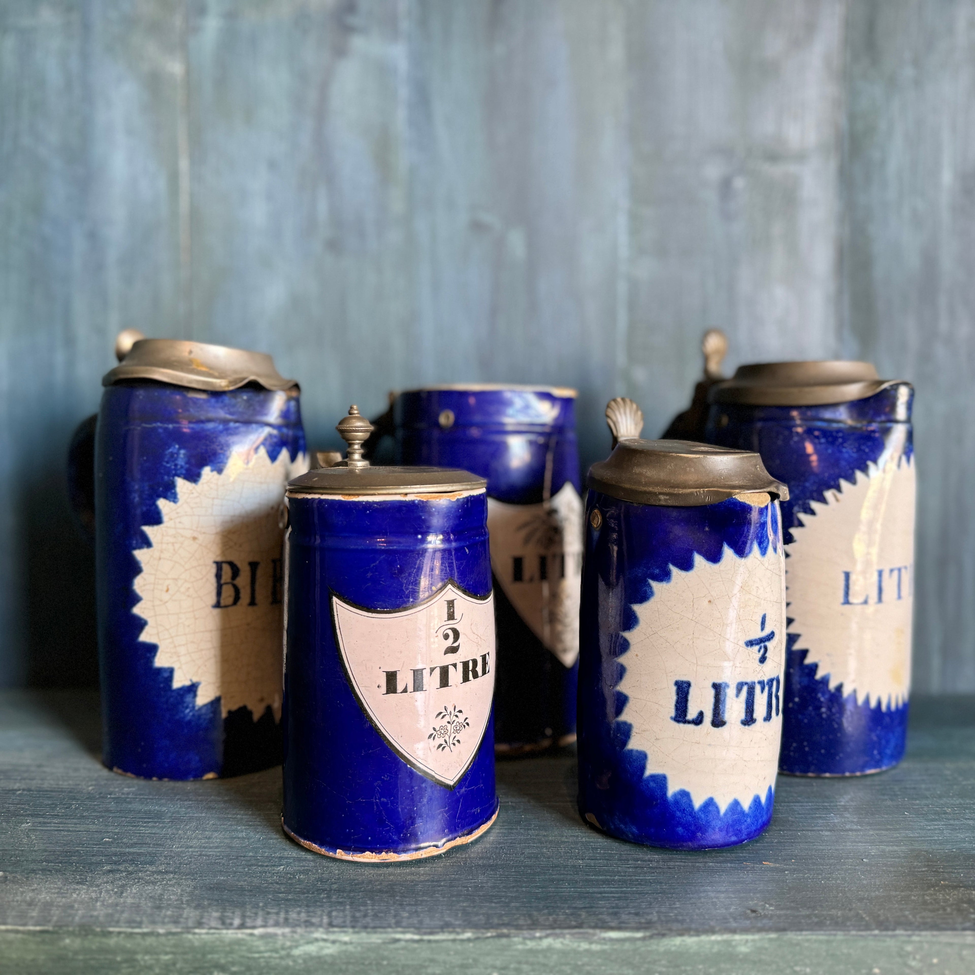 Pot d'un litre en porcelaine belge vintage