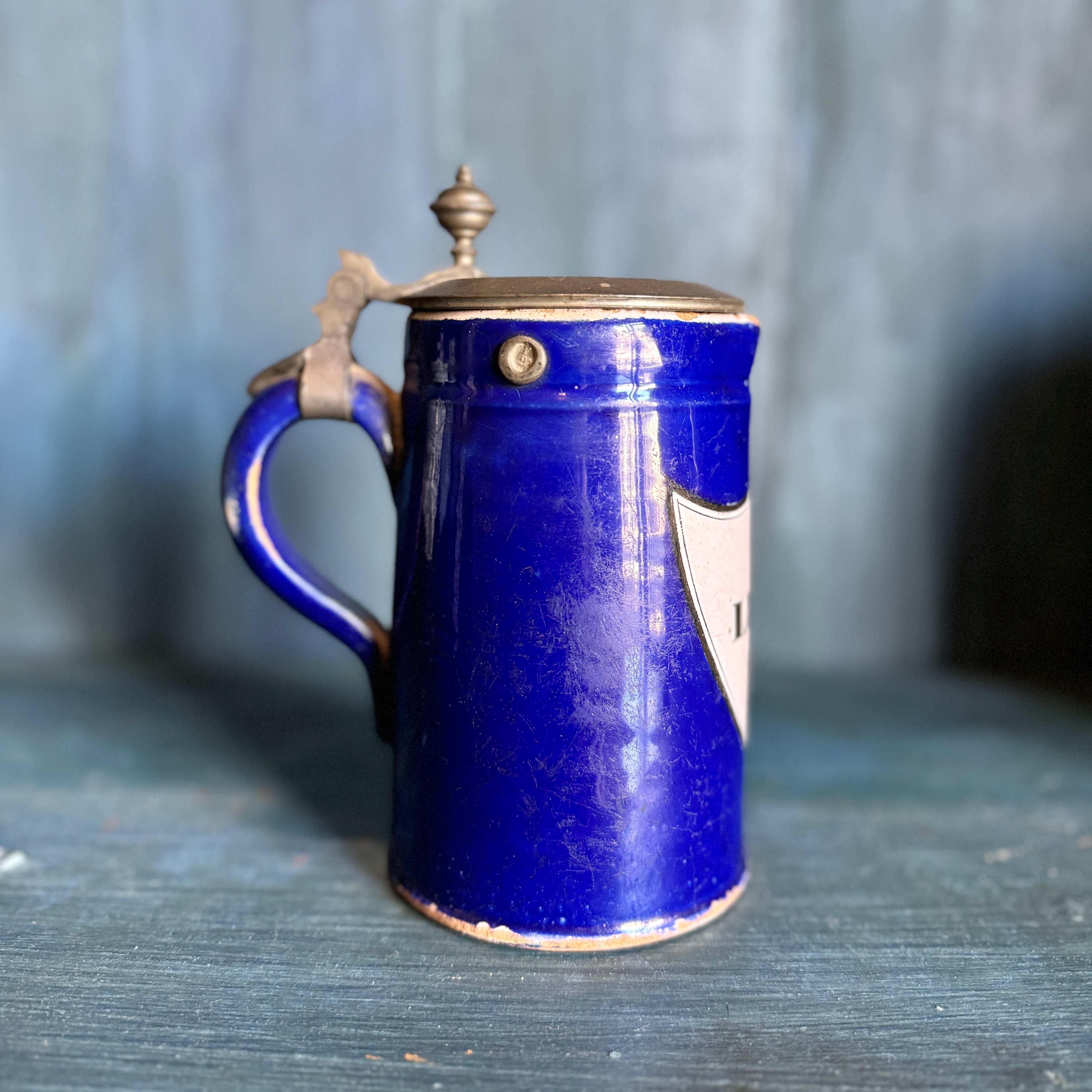 Pot d'un litre en porcelaine belge vintage