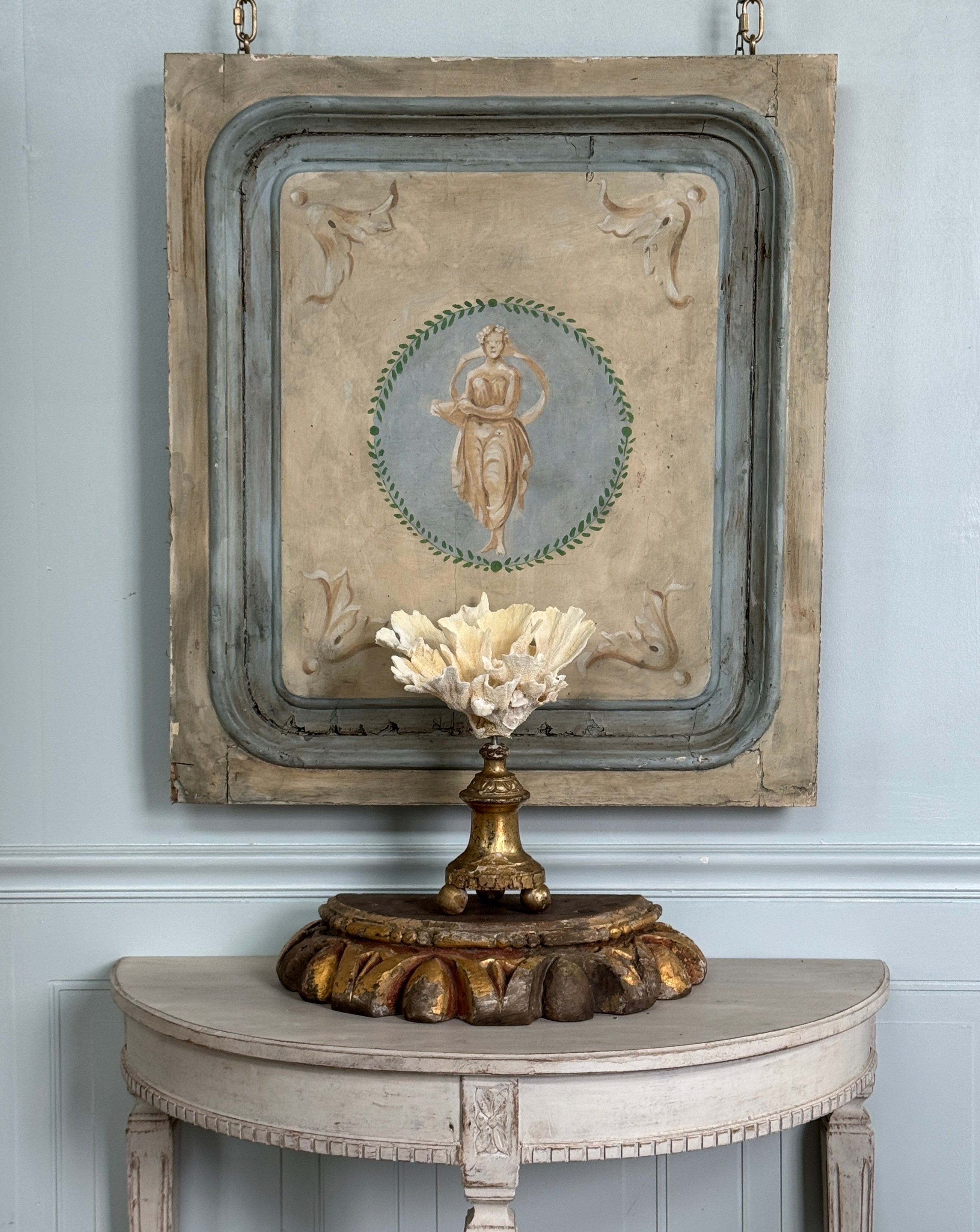 Corail monté sur un fragment antique