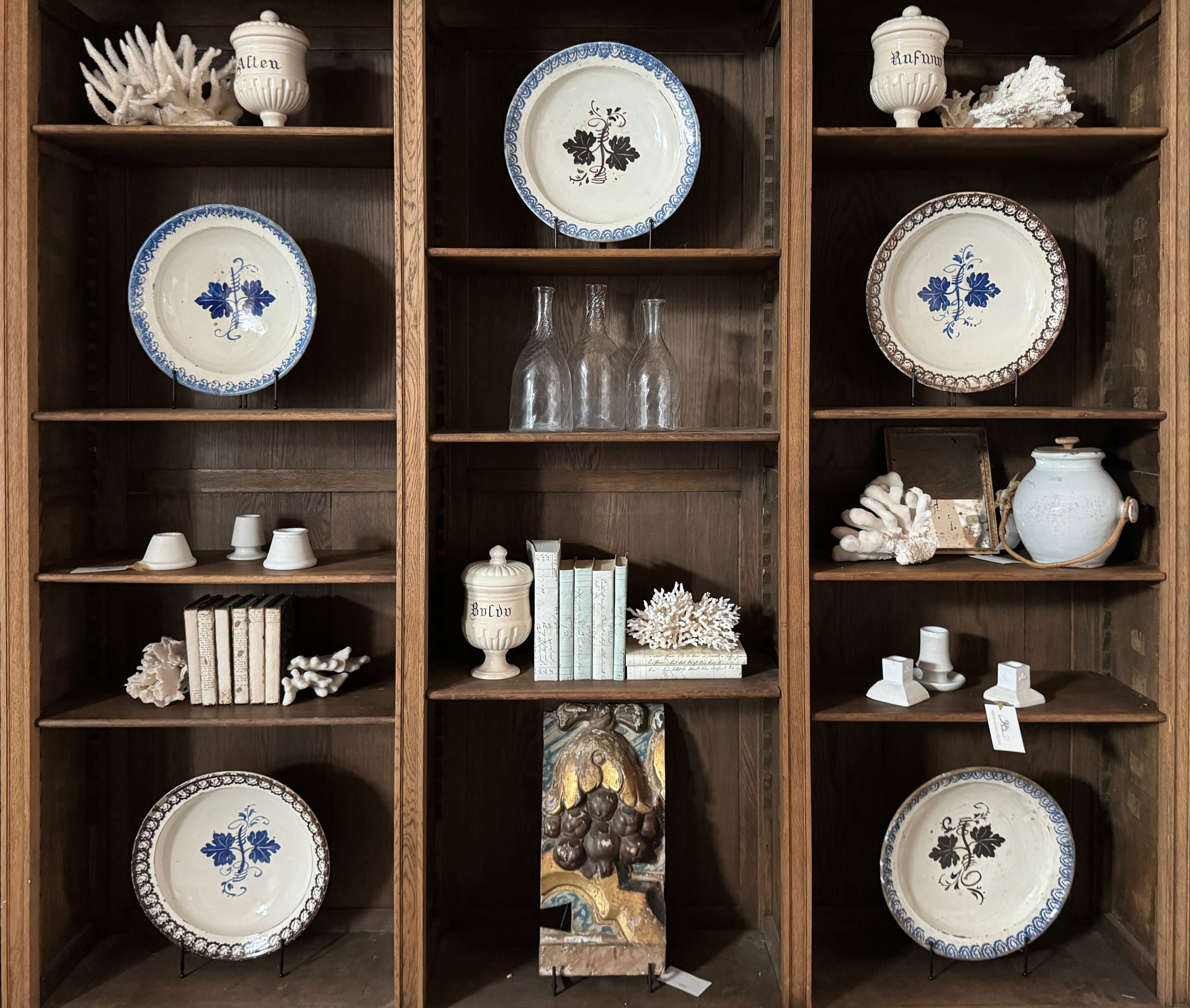 Ensemble de 5 assiettes du XIXe siècle provenant des Pouilles, en Italie