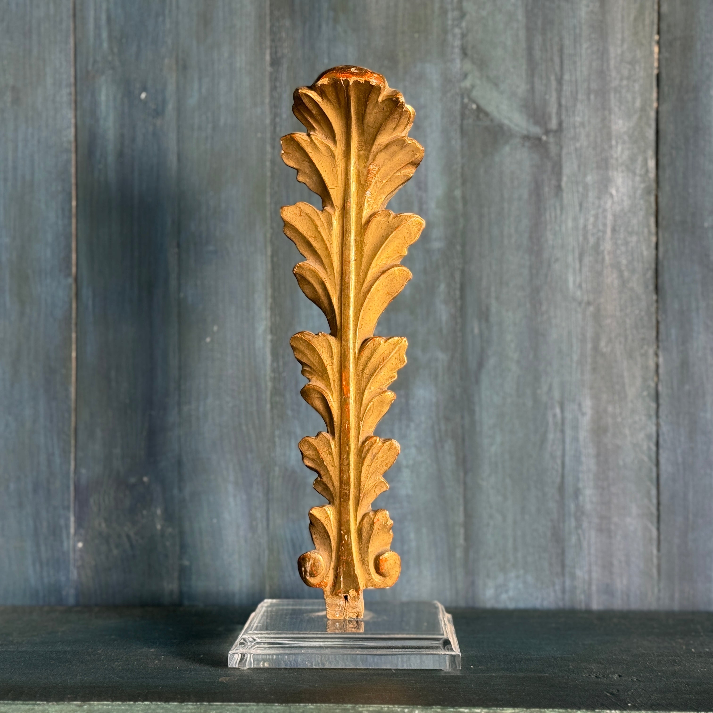 Fragment antique en bois doré italien