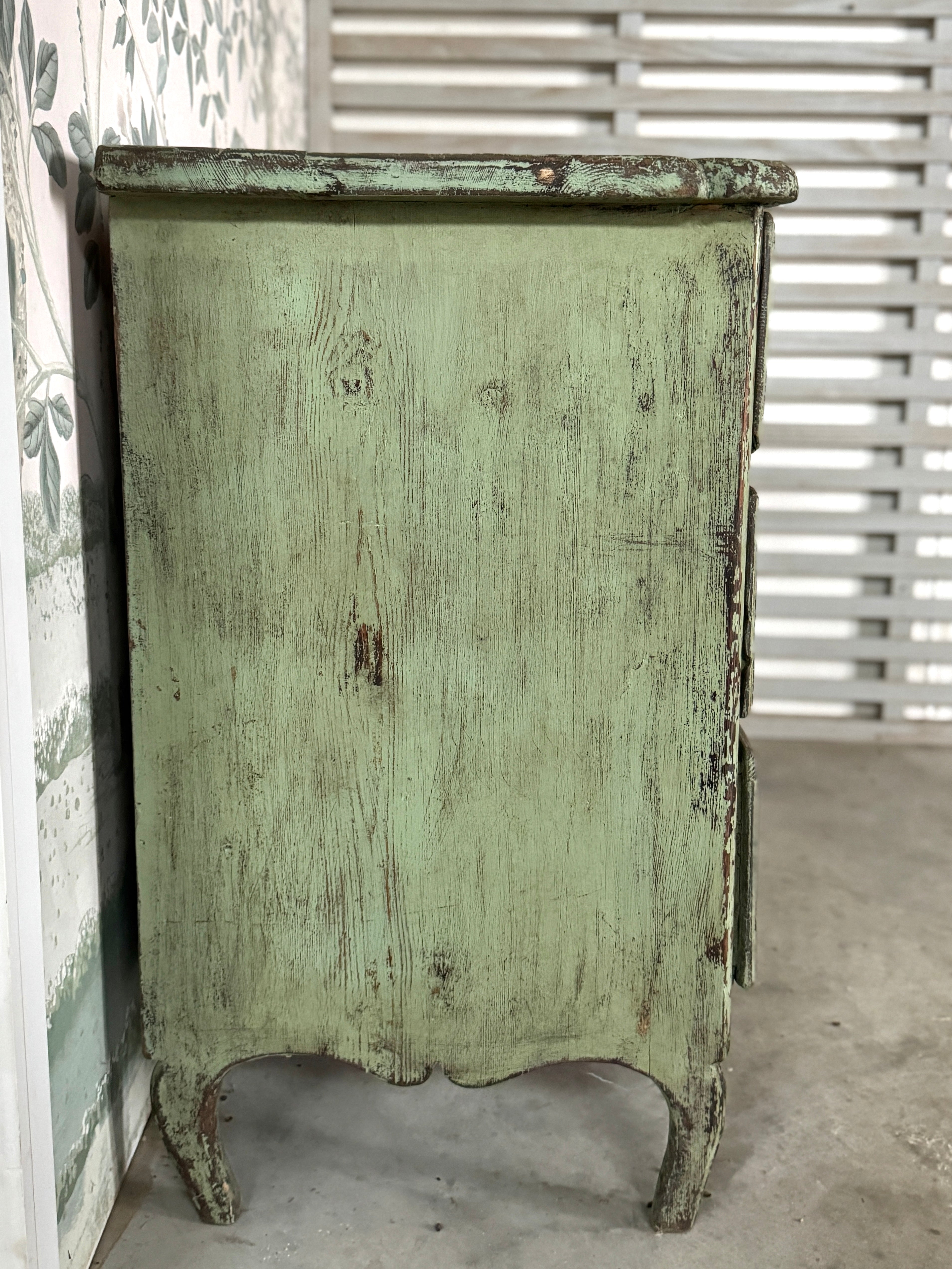 Commode baroque suédoise des années 1880 en vert verdoyant