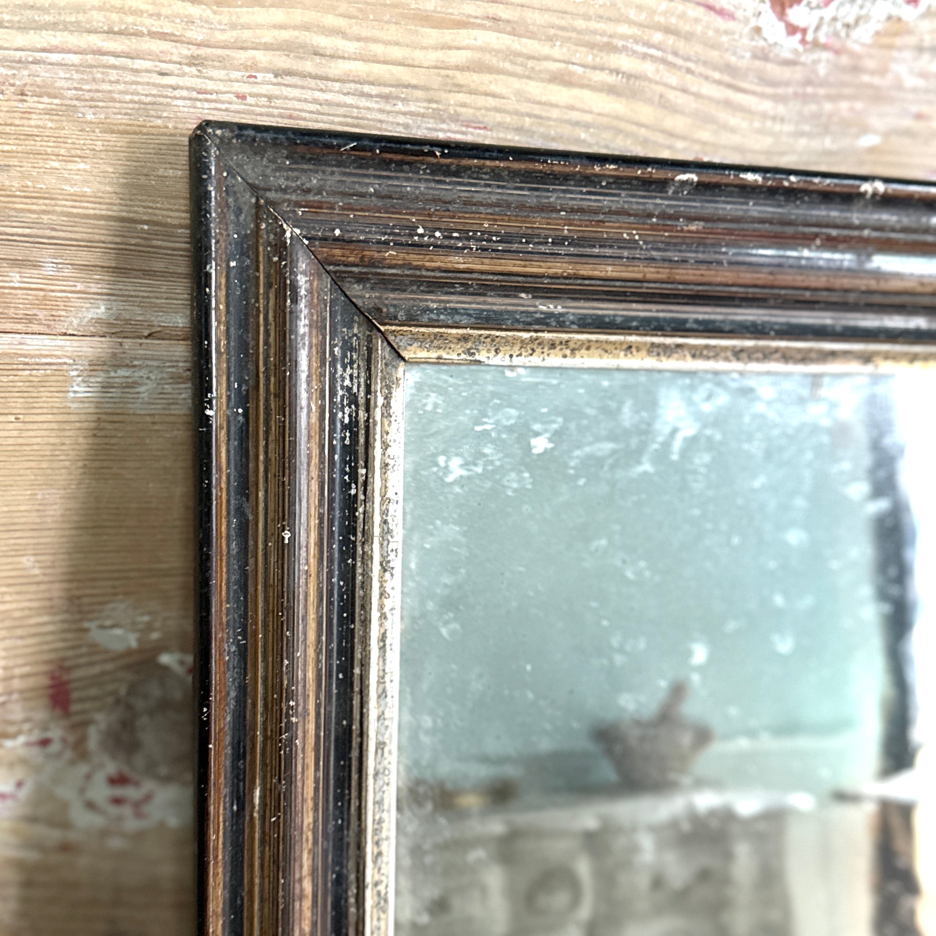 Miroir ancien avec cadre en bois vieilli