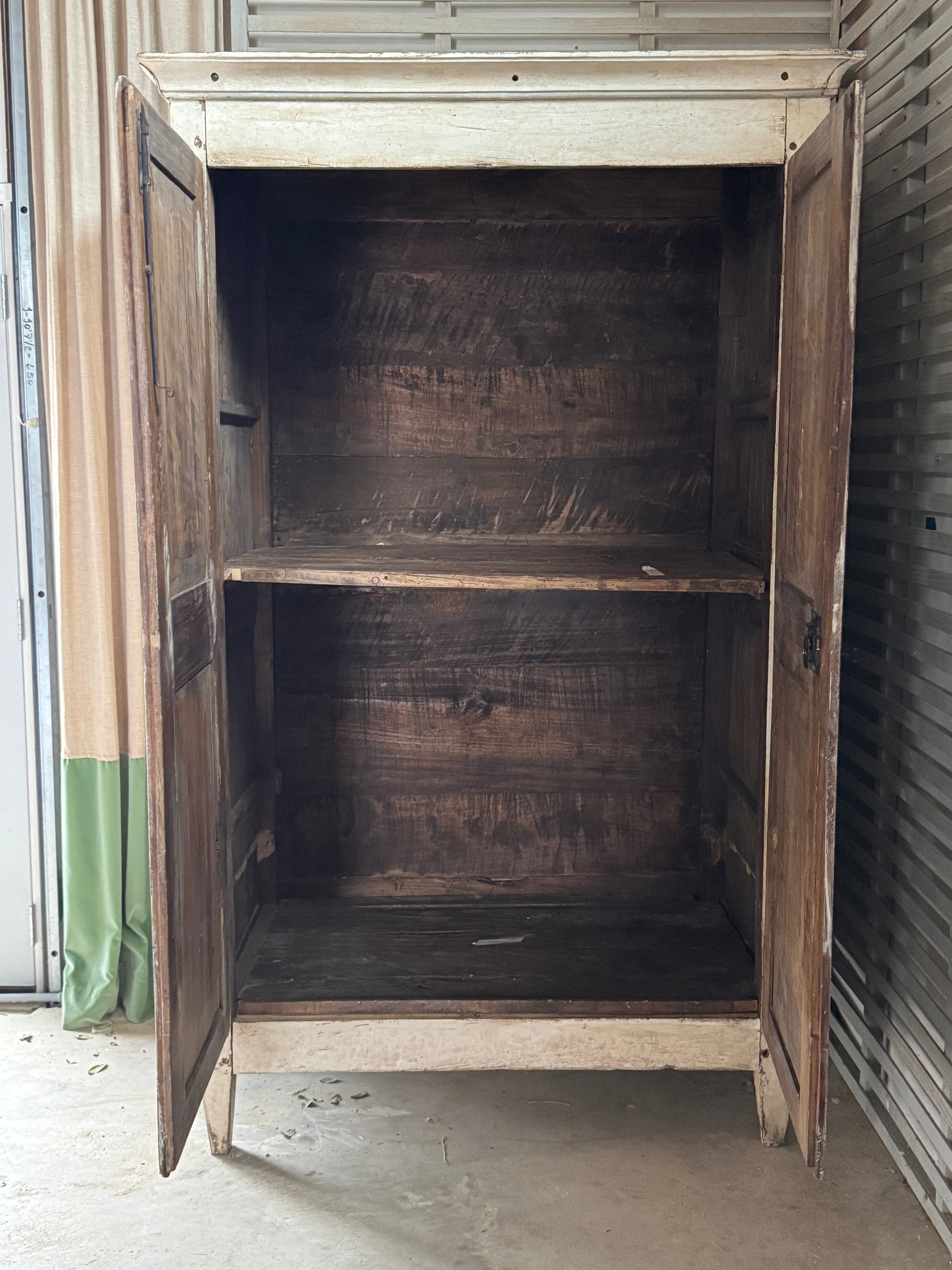 Armoire peinte italienne du XIXe siècle