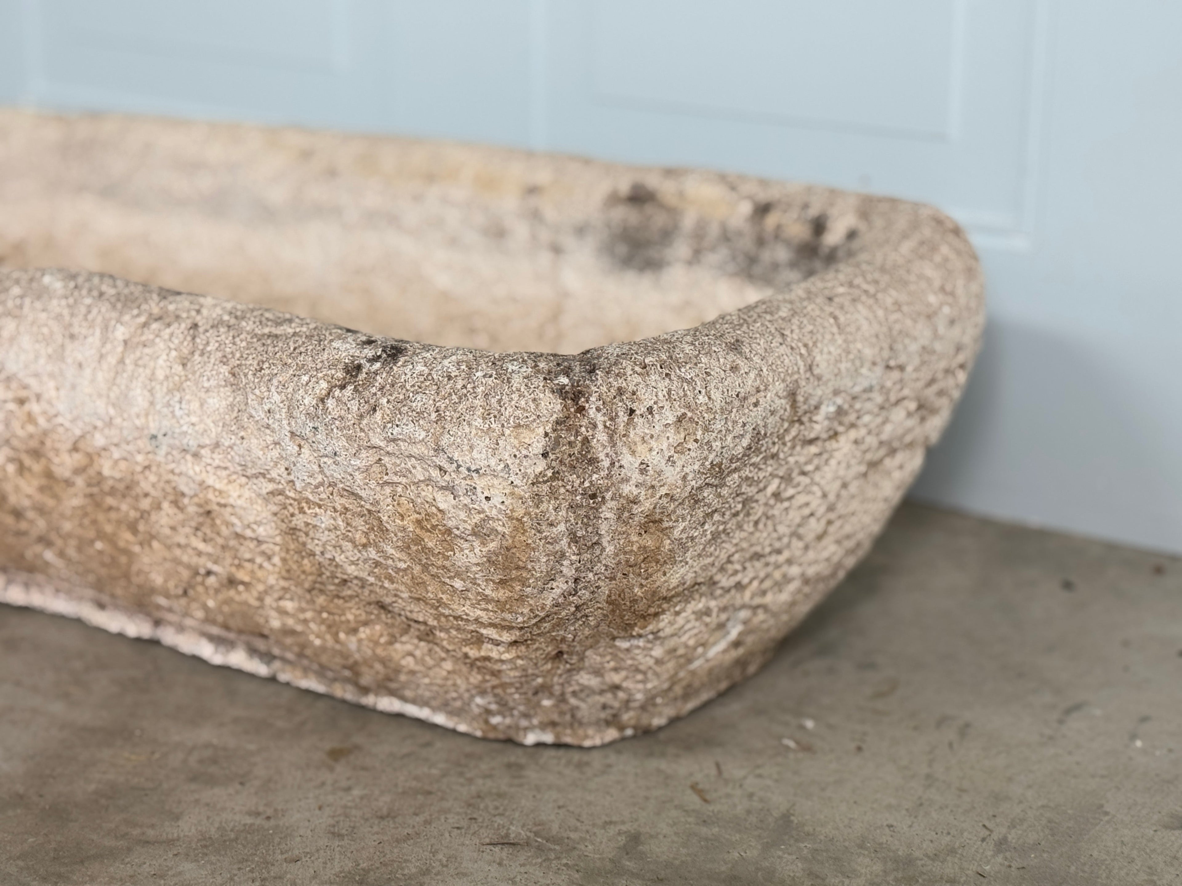 Évier en pierre français antique et impressionnant