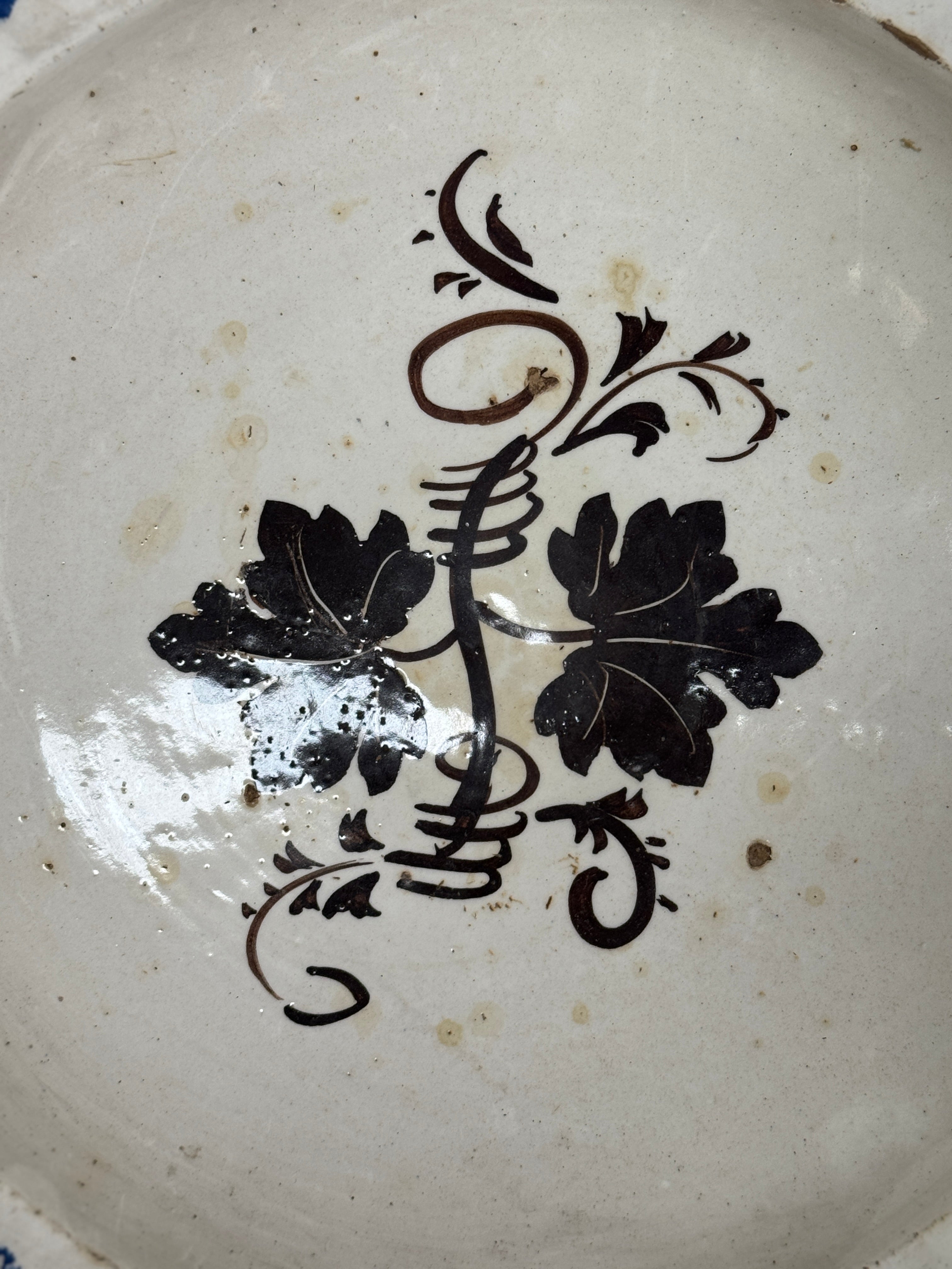 Ensemble de 5 assiettes du XIXe siècle provenant des Pouilles, en Italie