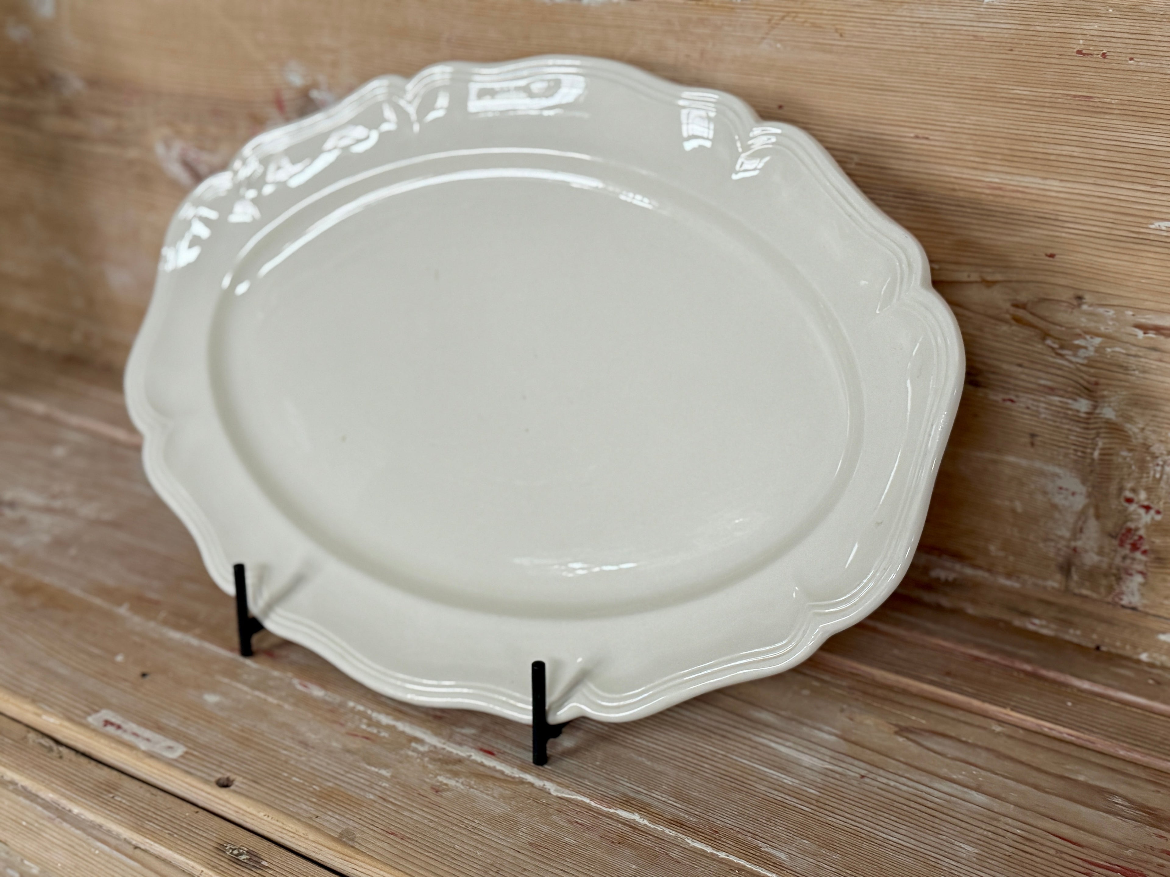 Plat en faïence, vers 1800