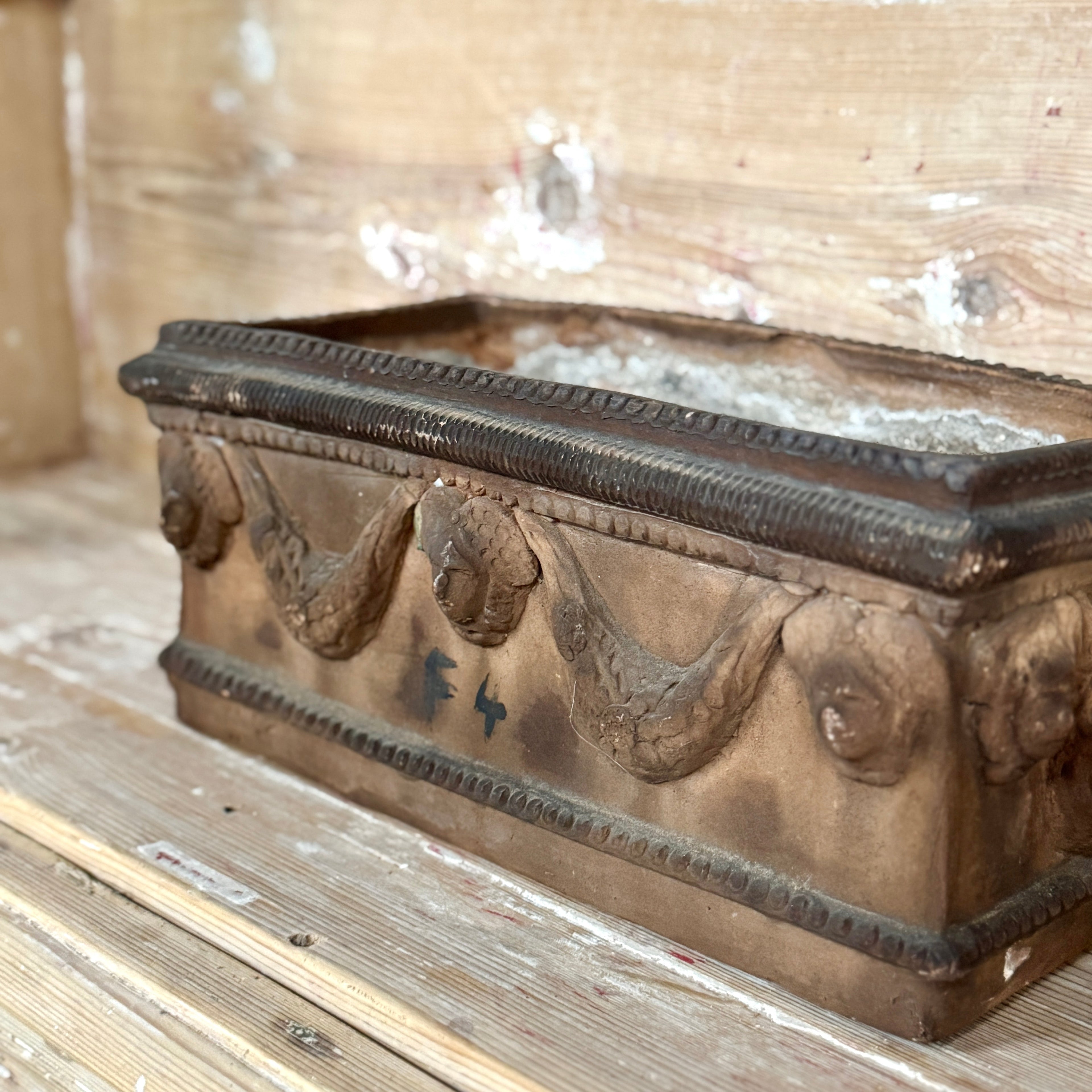 Jardinière italienne antique en terre cuite