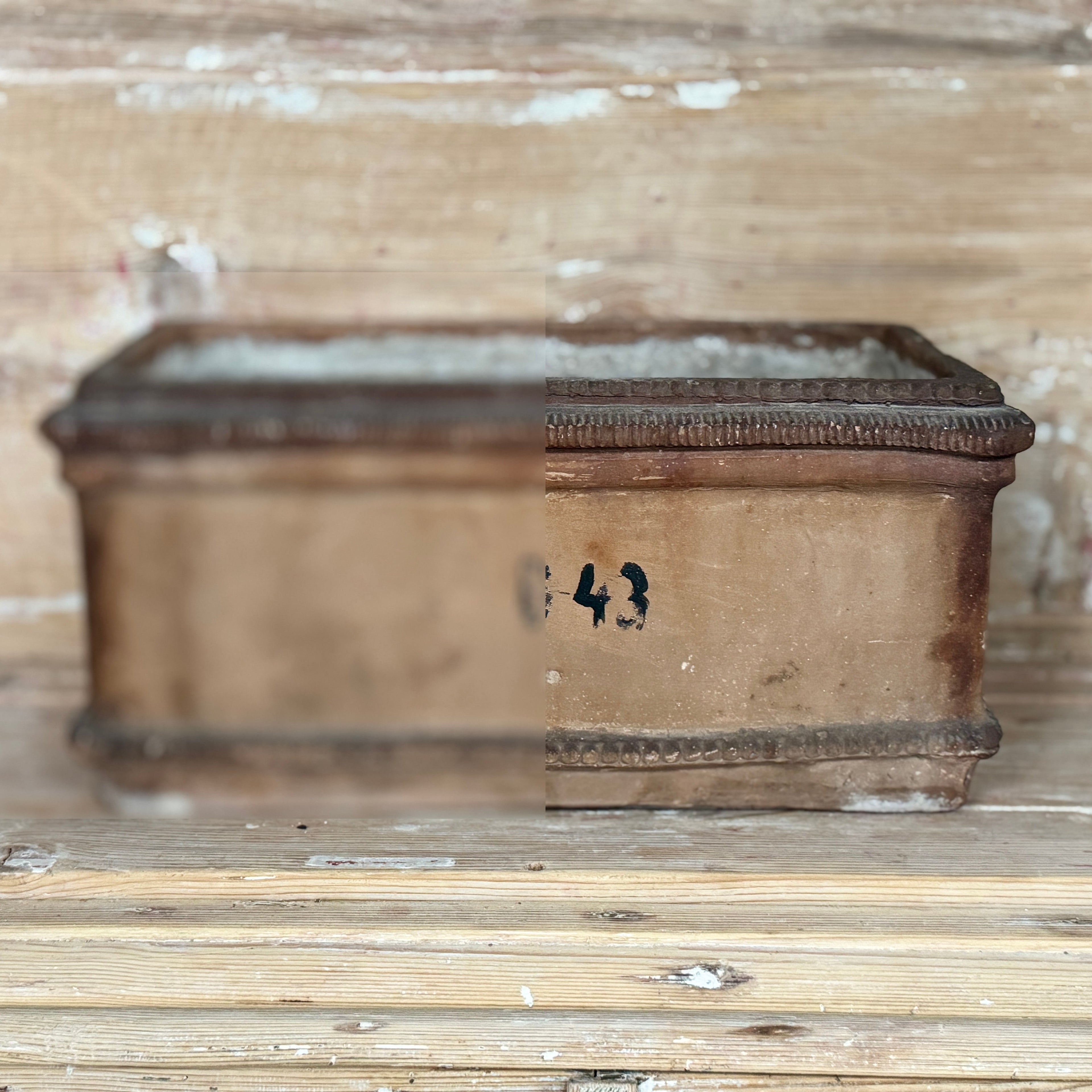 Jardinière italienne antique en terre cuite