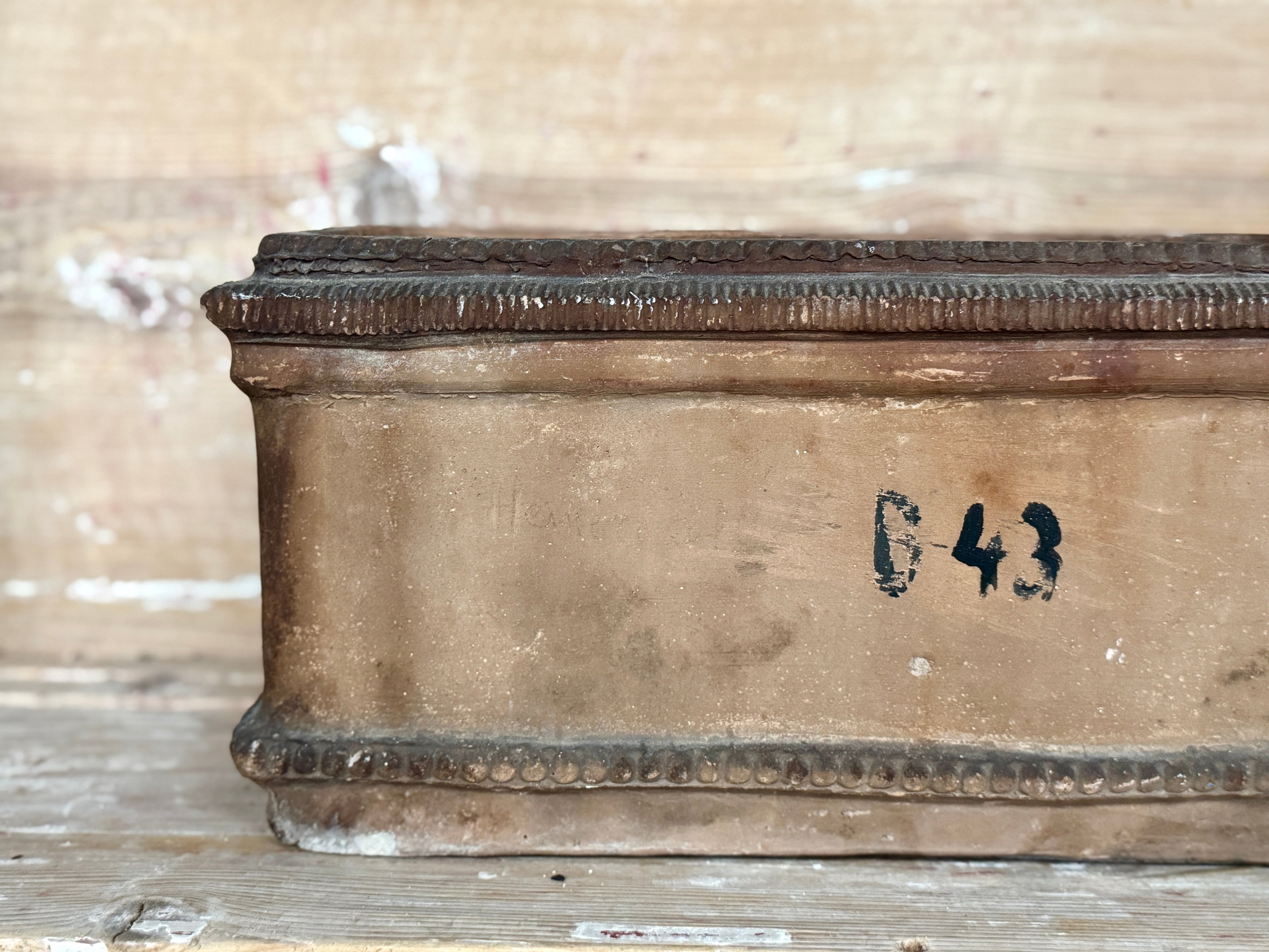 Jardinière italienne antique en terre cuite