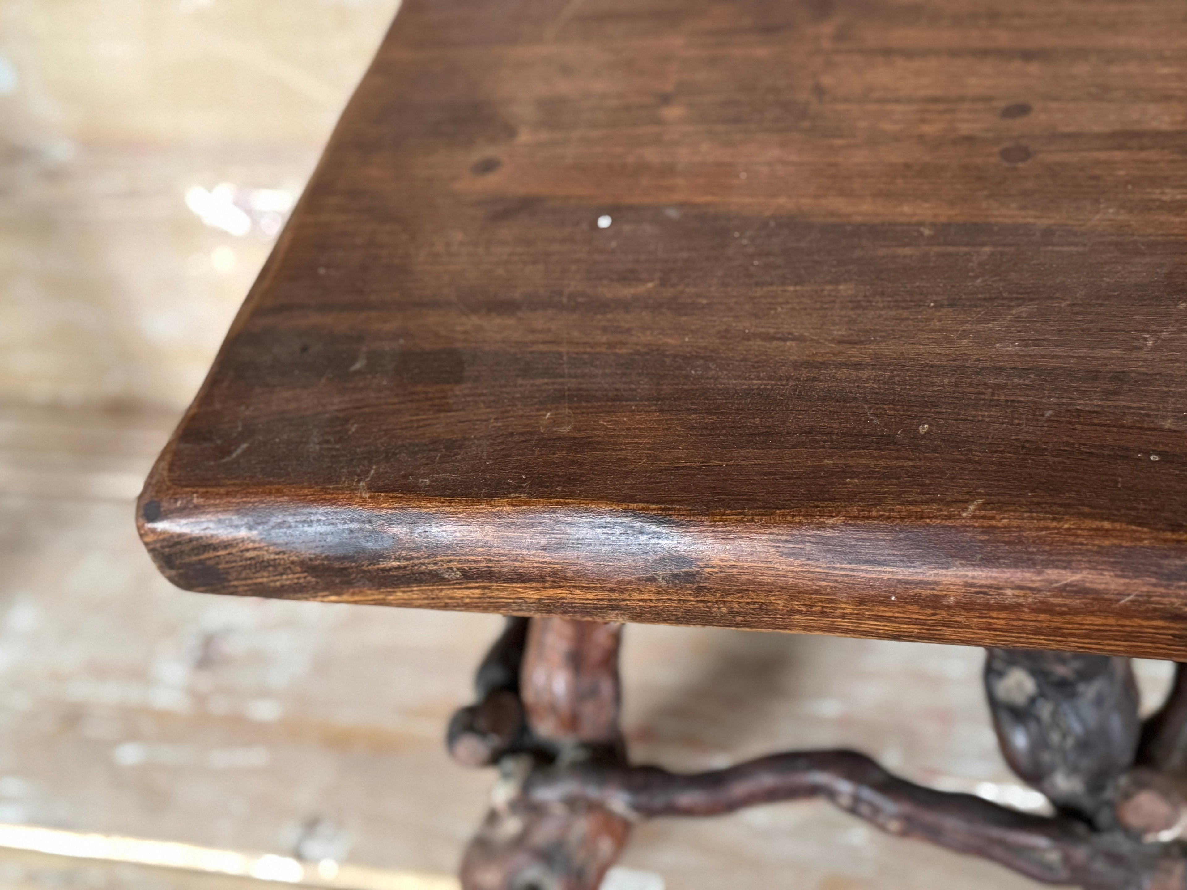 Tabouret européen Grapevine vers 1950