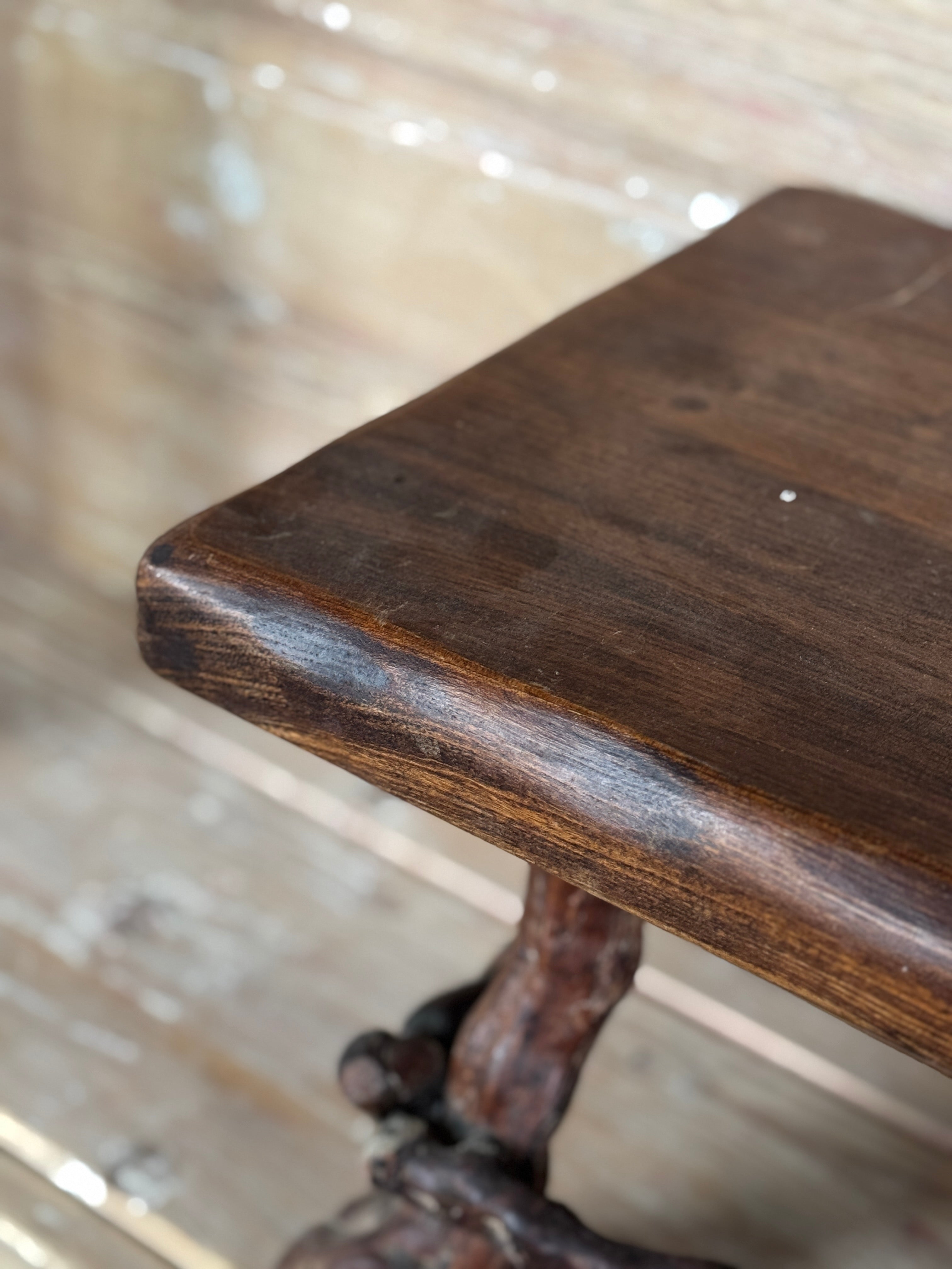 Tabouret européen Grapevine vers 1950