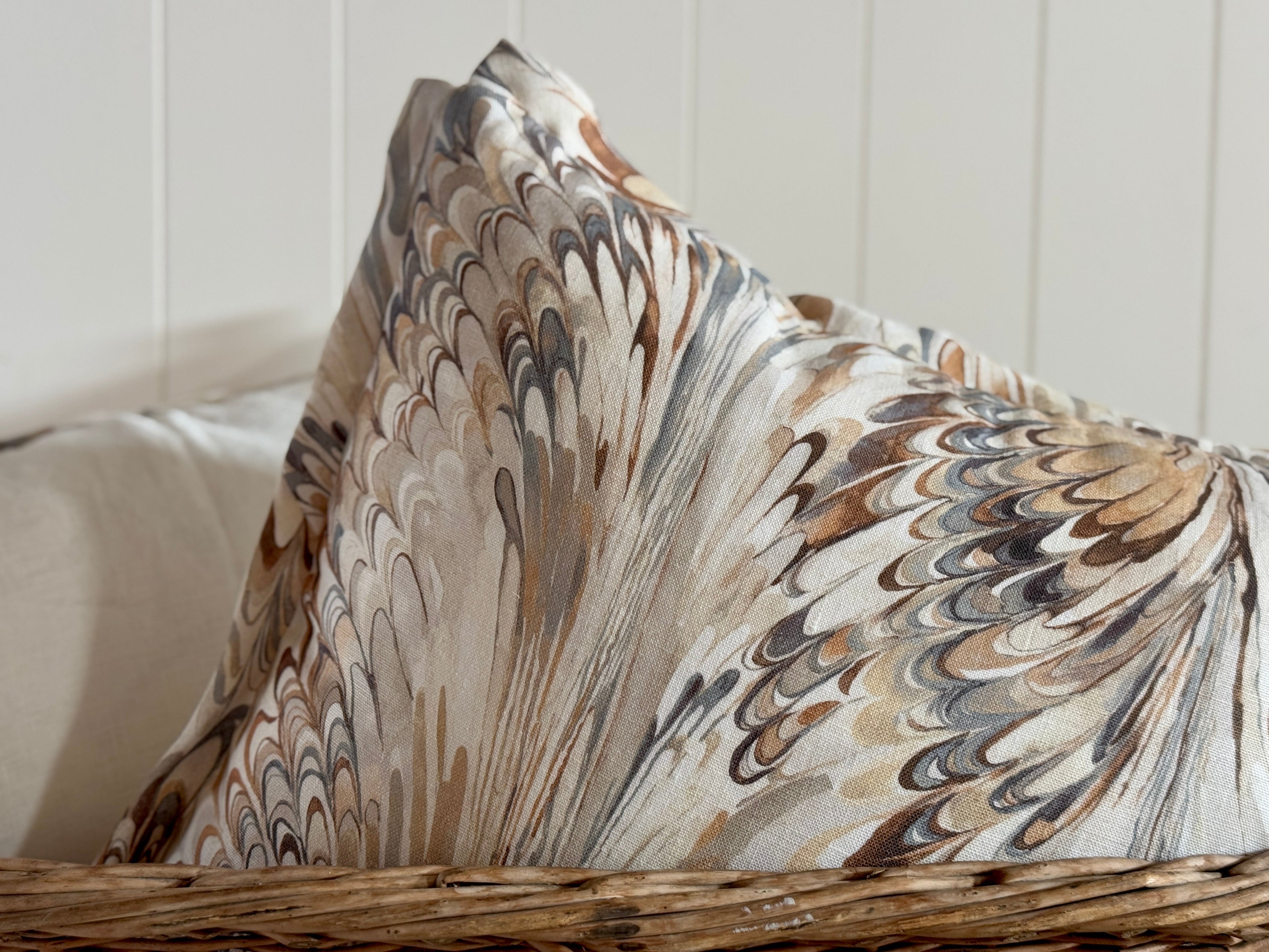 Housse de coussin marbrée avec bride assortie