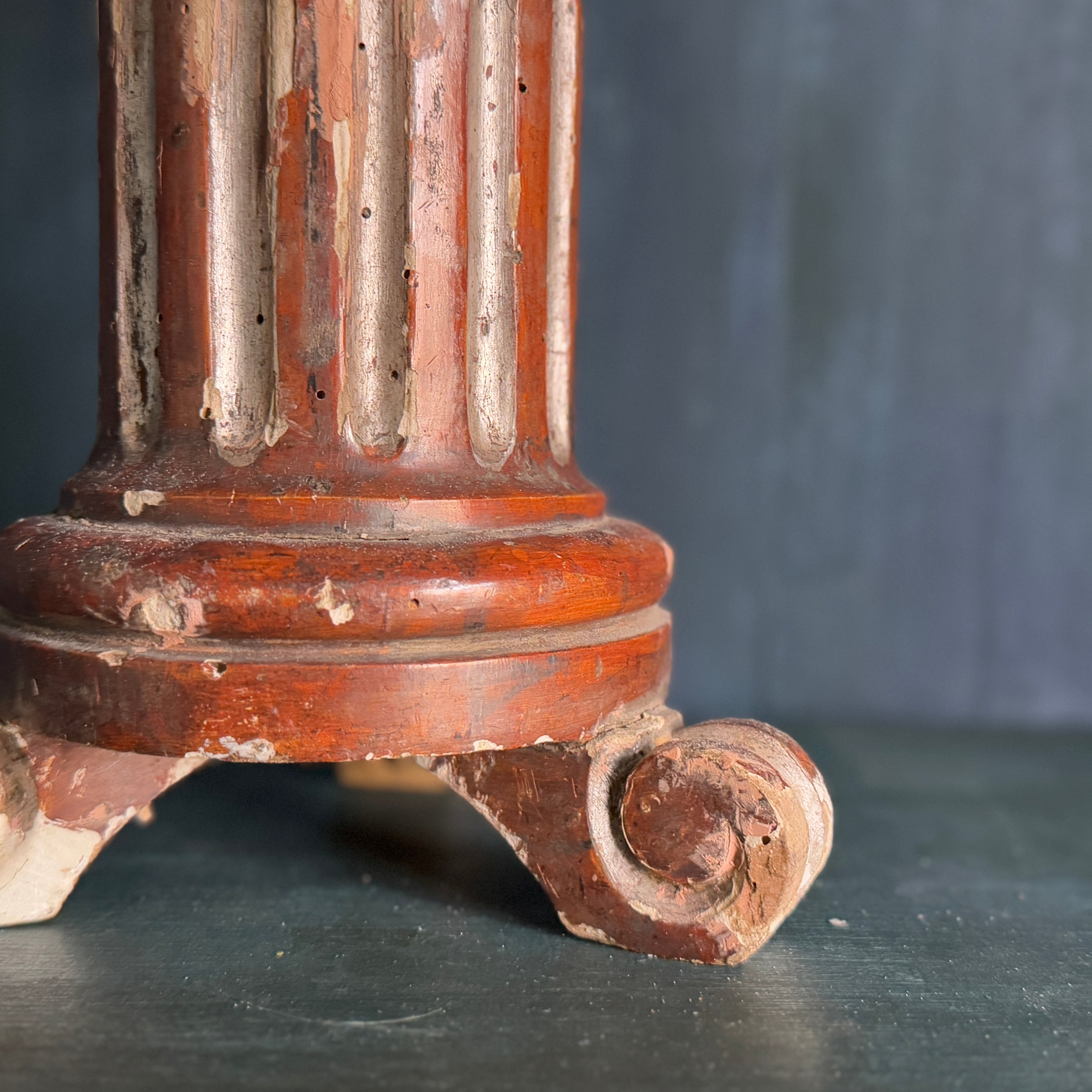 Corail monté sur un fragment antique