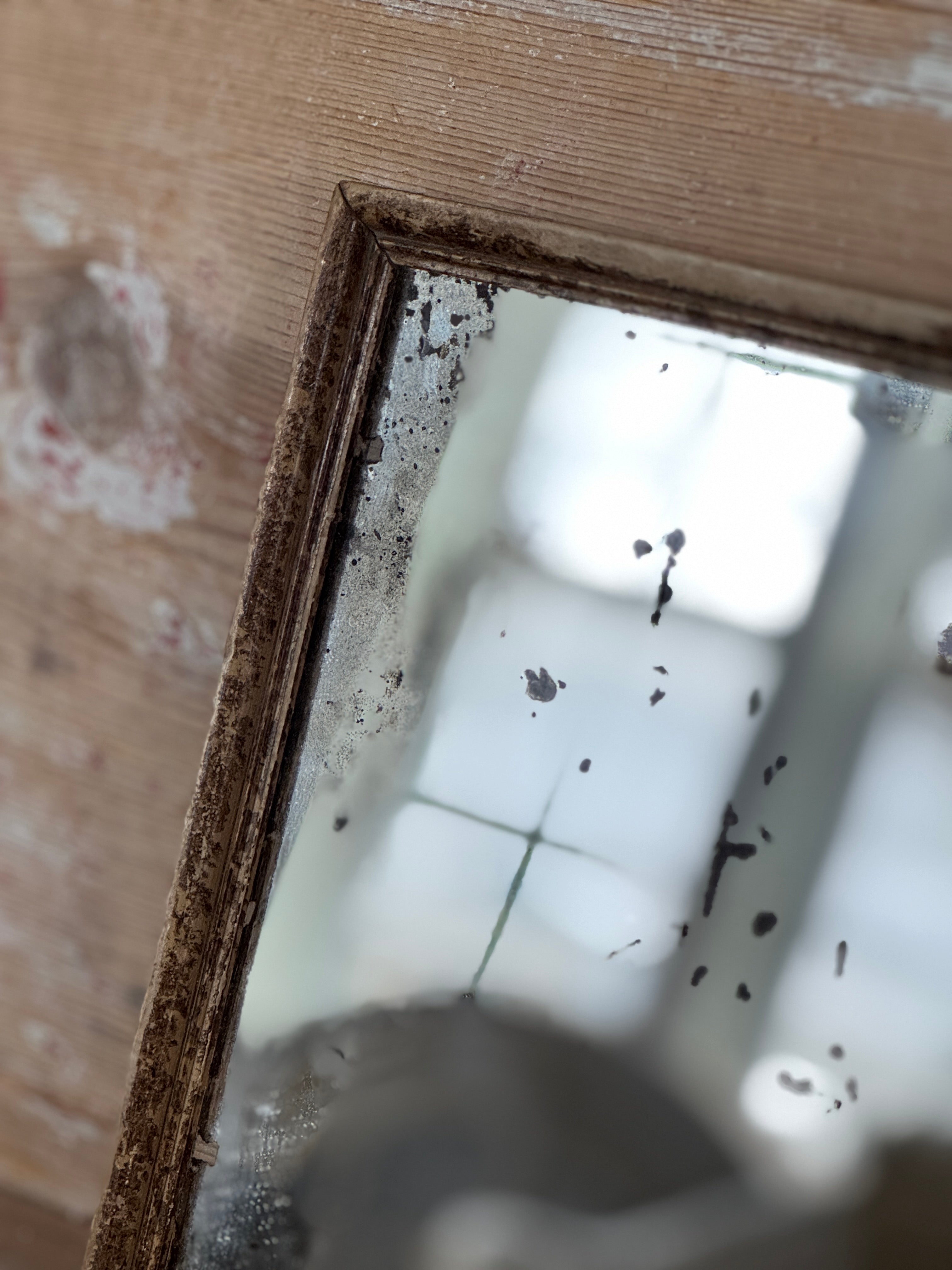 Miroir ancien français en verre mercure avec patine vieillie