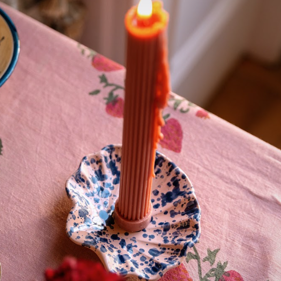 Plat à coquillages éclaboussés