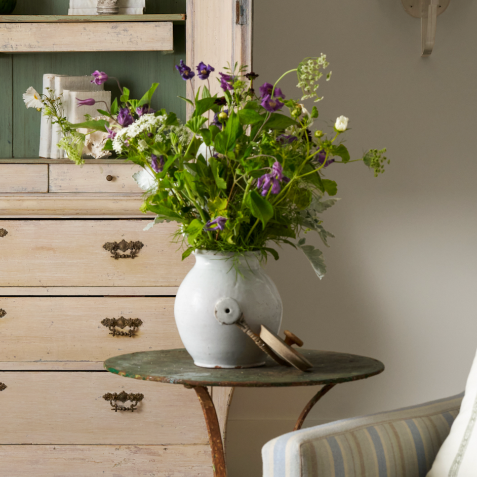 Pot ancien français en terre cuite avec couvercle et anse