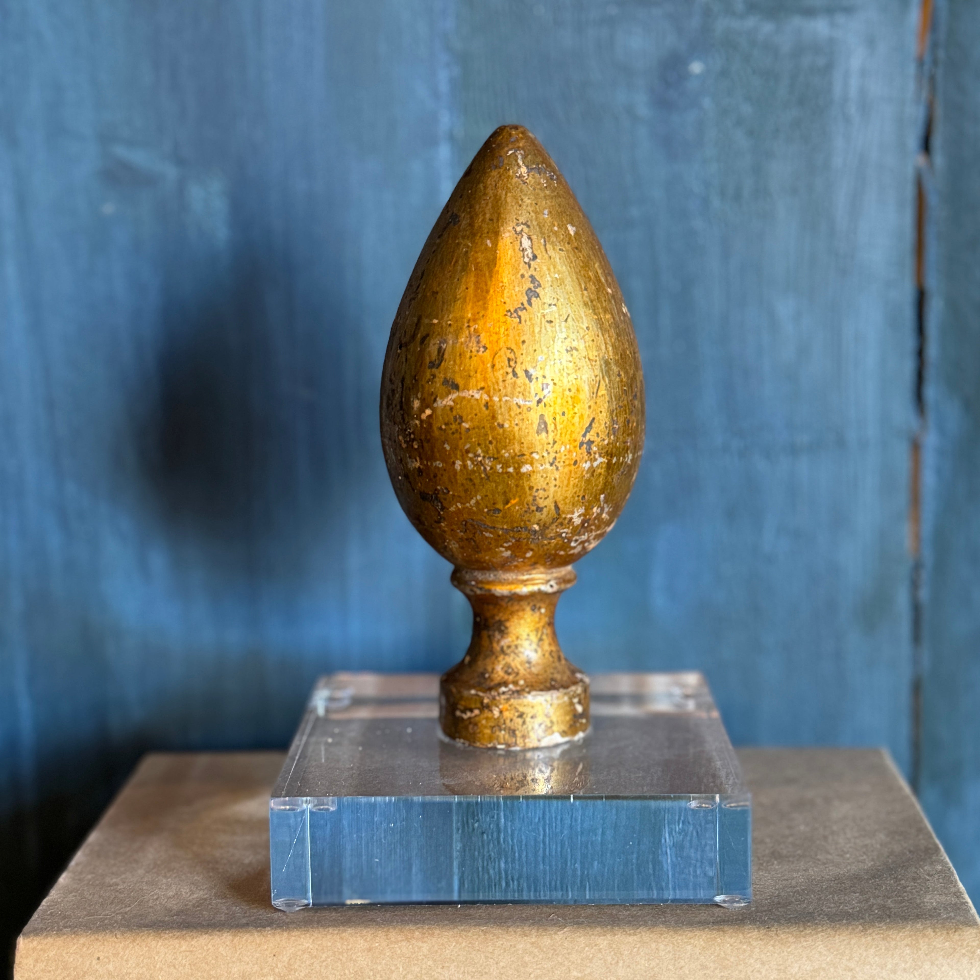 Fleuron italien antique en bois doré