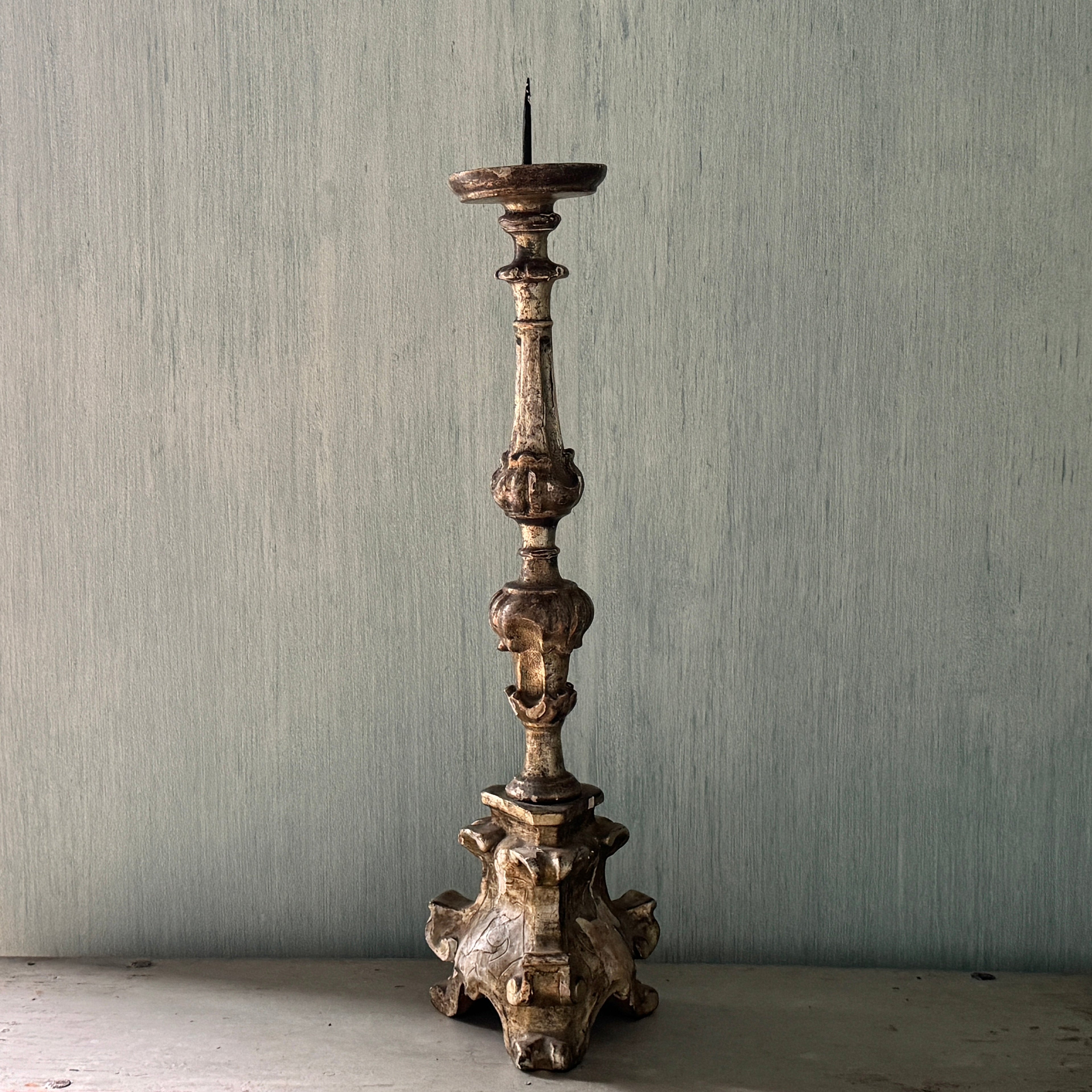 Chandelier en bois vers 1800