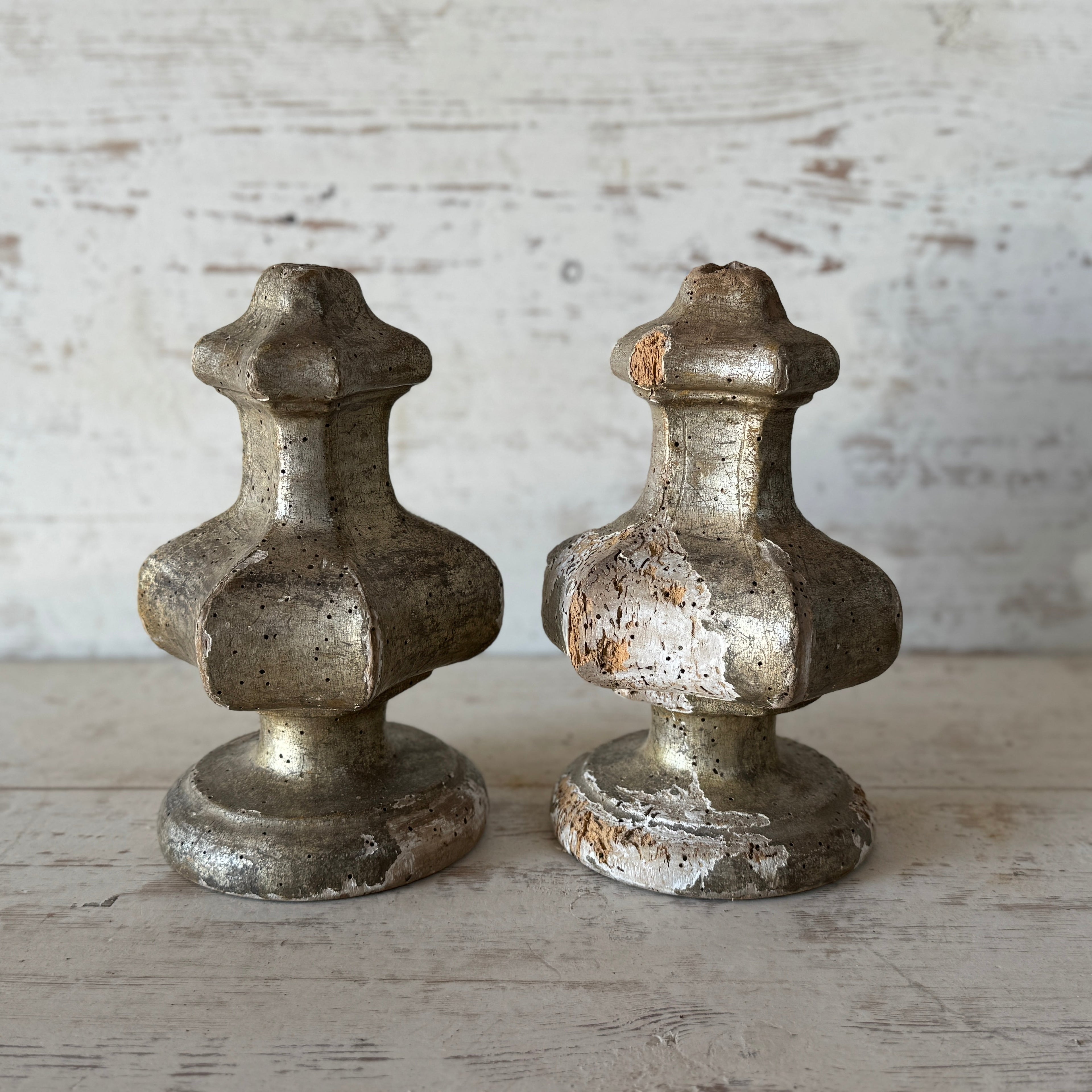 Paire de fleurons italiens en argent doré du XIXe siècle