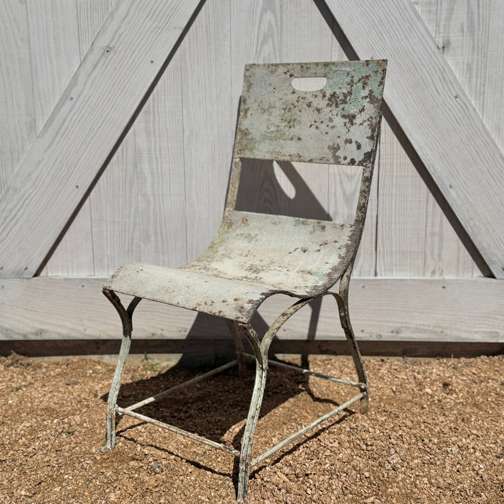Paire de chaises de jardin anciennes en métal français