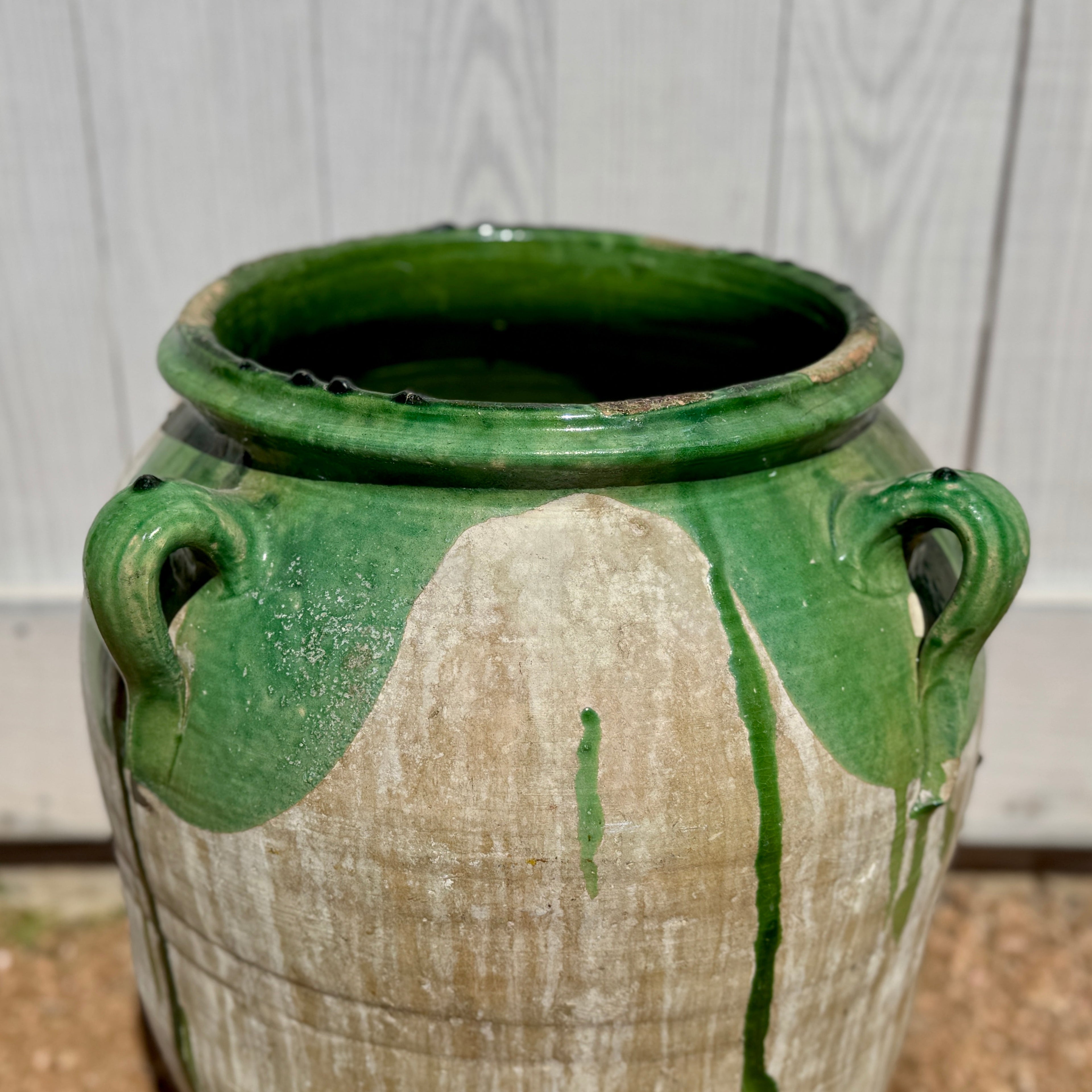 Grand pot à huile d'olive espagnol vintage avec glaçure verte distinctive 