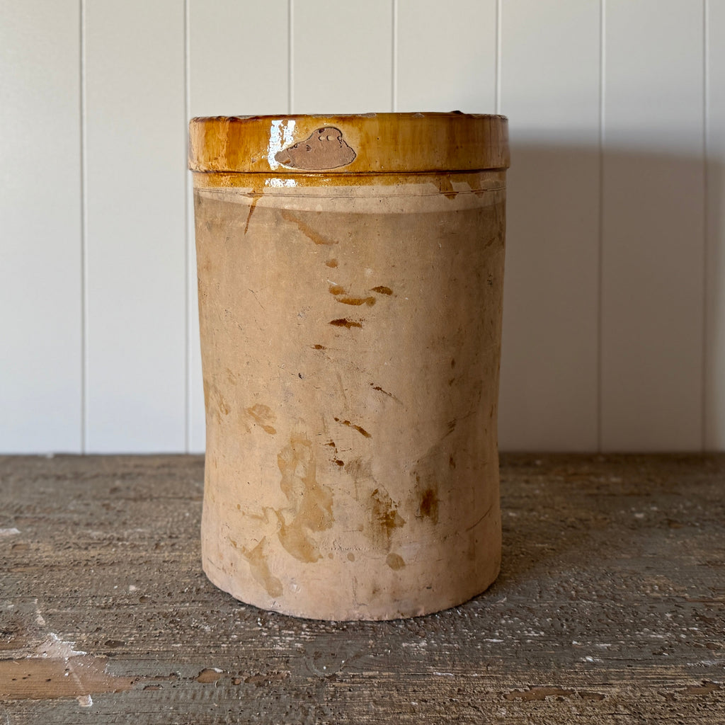Grand pot italien antique en terre cuite avec bord émaillé couleur moutarde