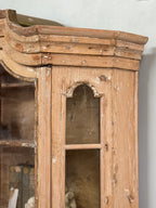 Vaisselier vers 1800 avec verre d'origine