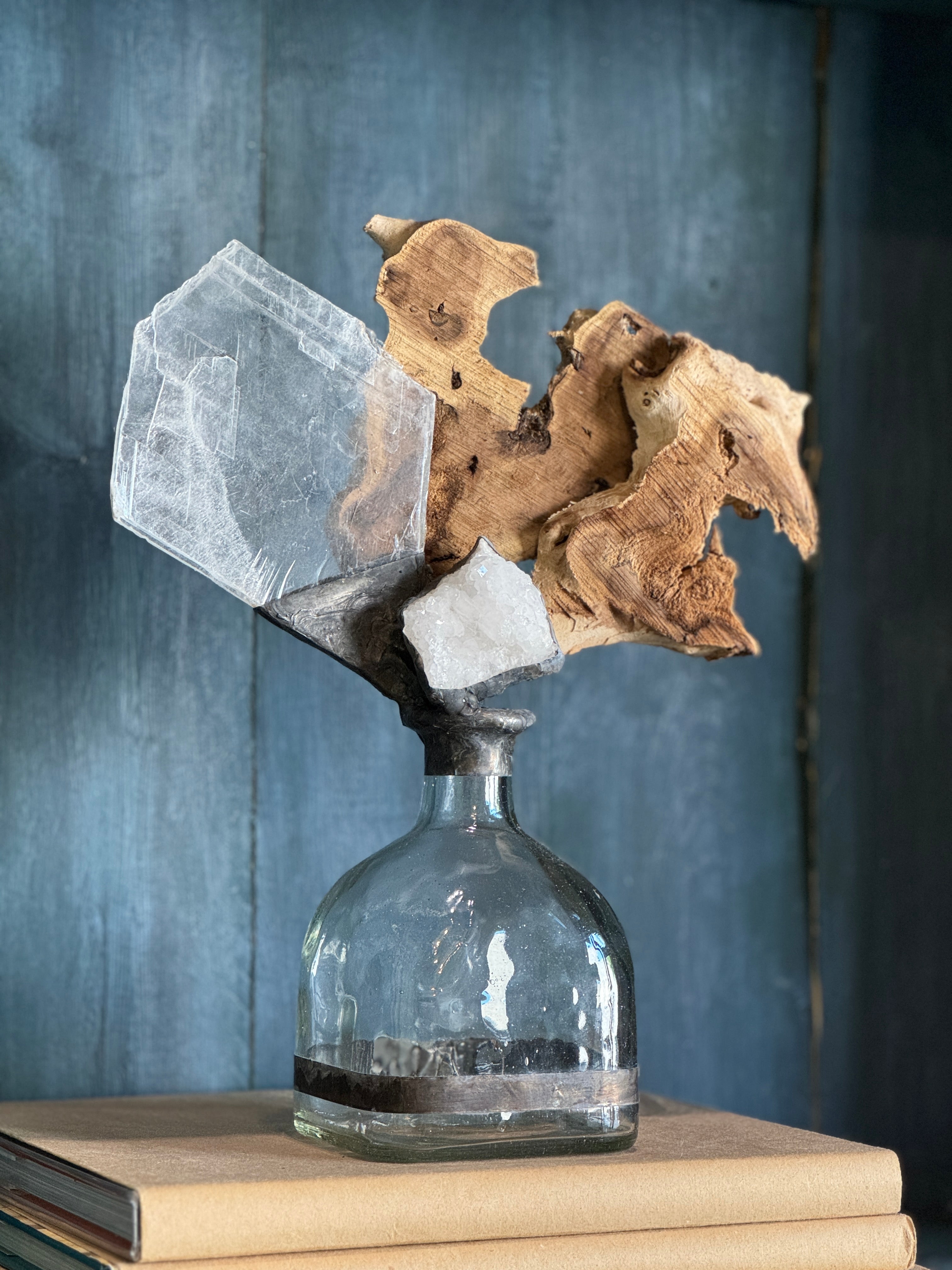 Bouteille sculptée en bois flotté fabriquée à la main