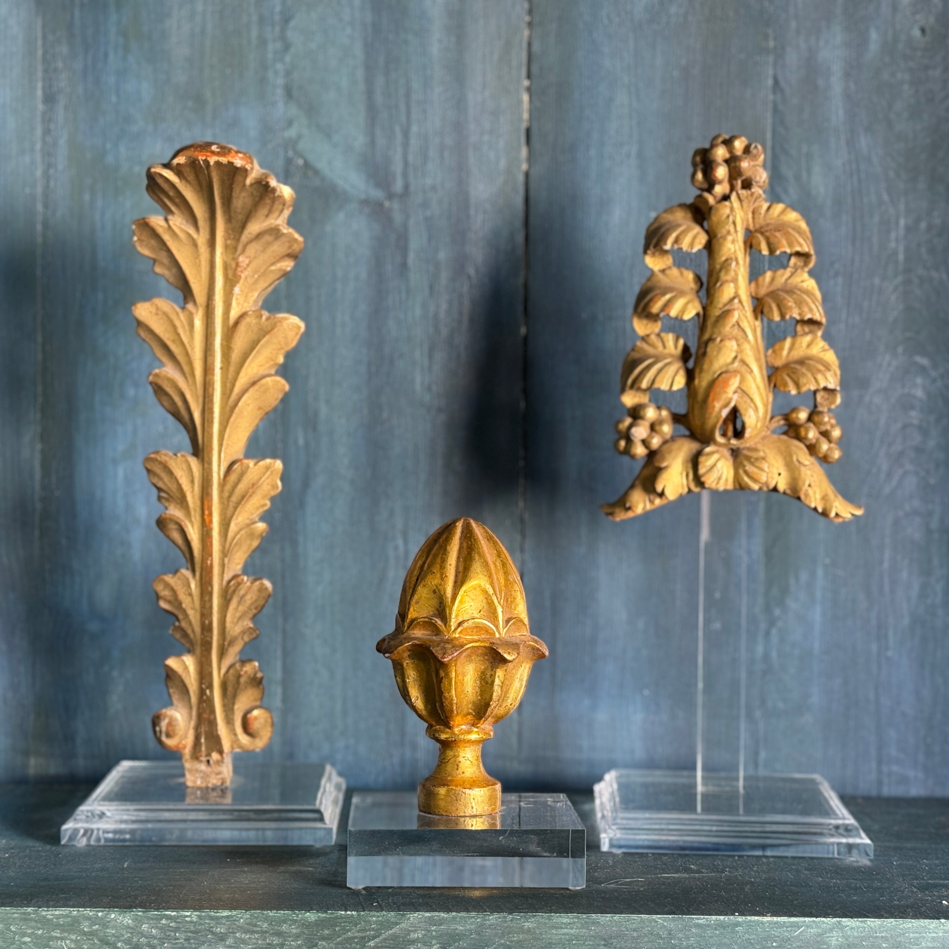 Fragment antique en bois doré italien