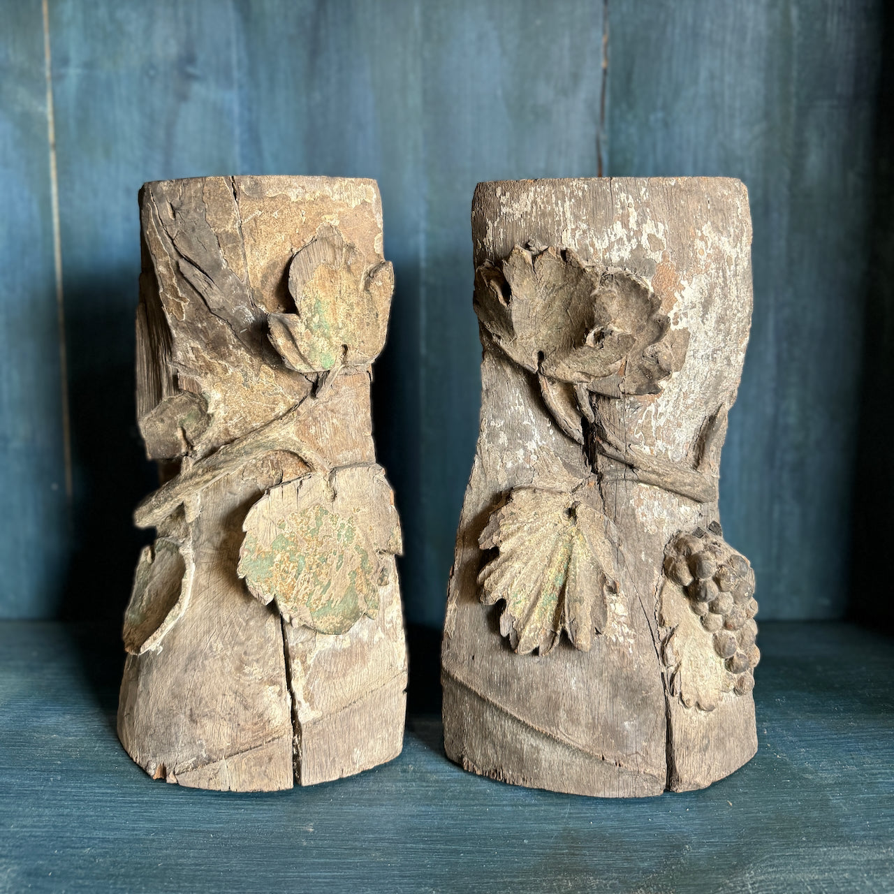 Fragment sculpté belge avec motif de vigne