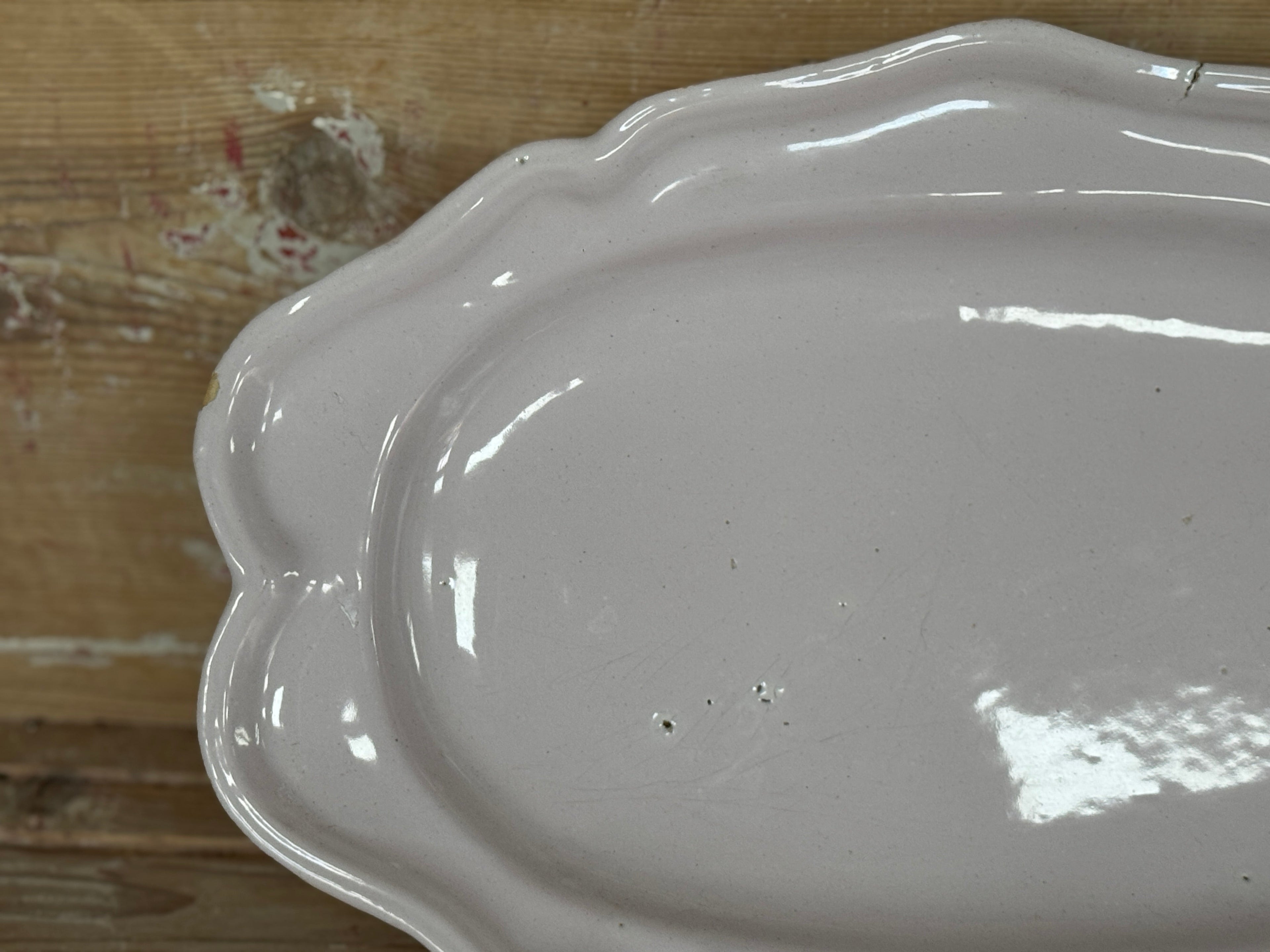 Plat en faïence, vers 1800