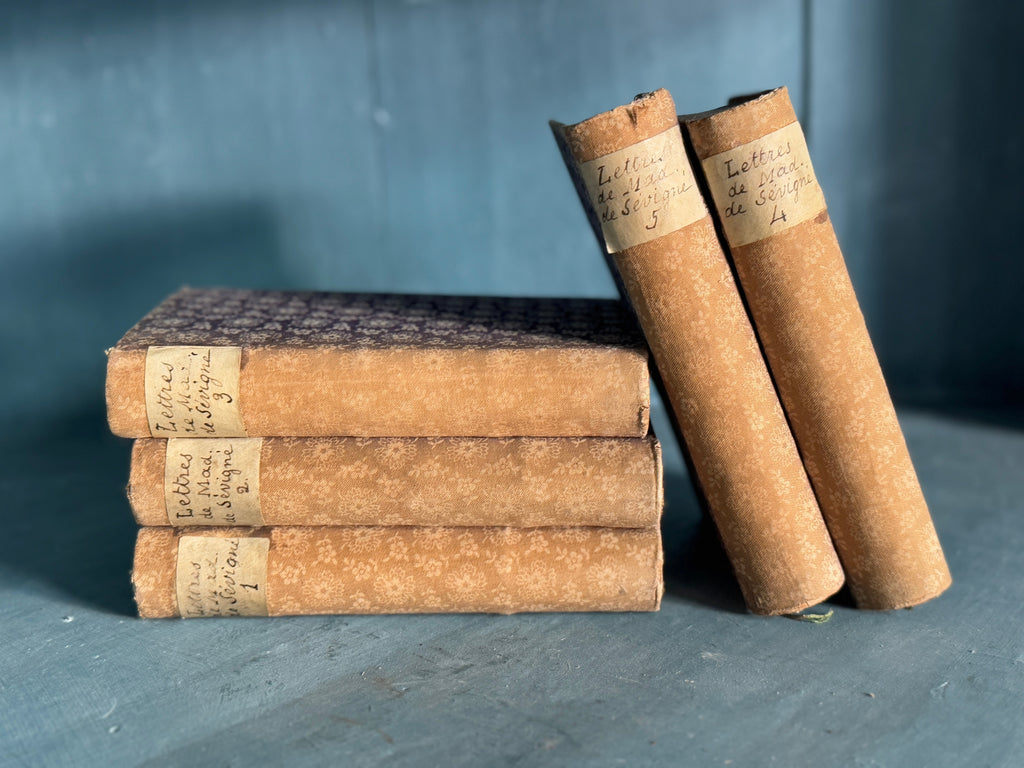 Livres anciens à motifs textiles, lot de 5