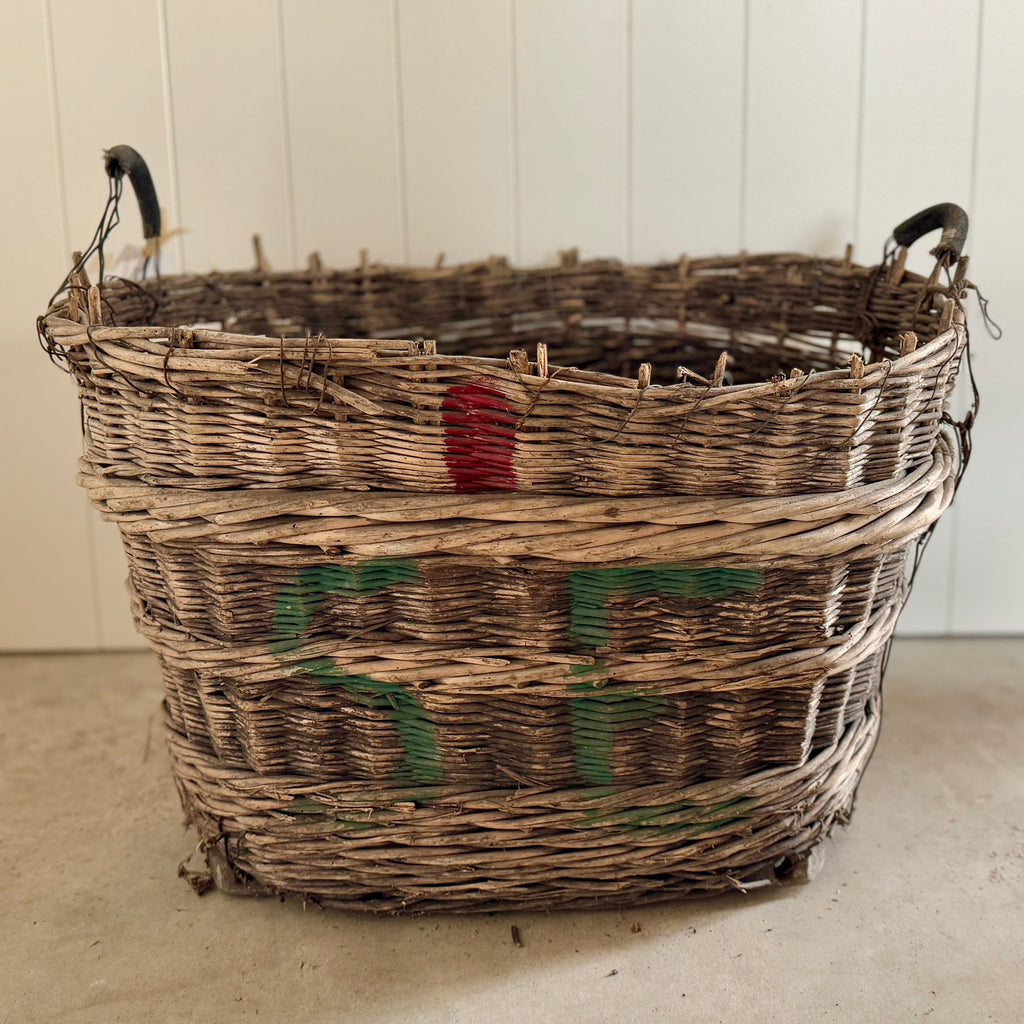 Panier de récolte européen antique