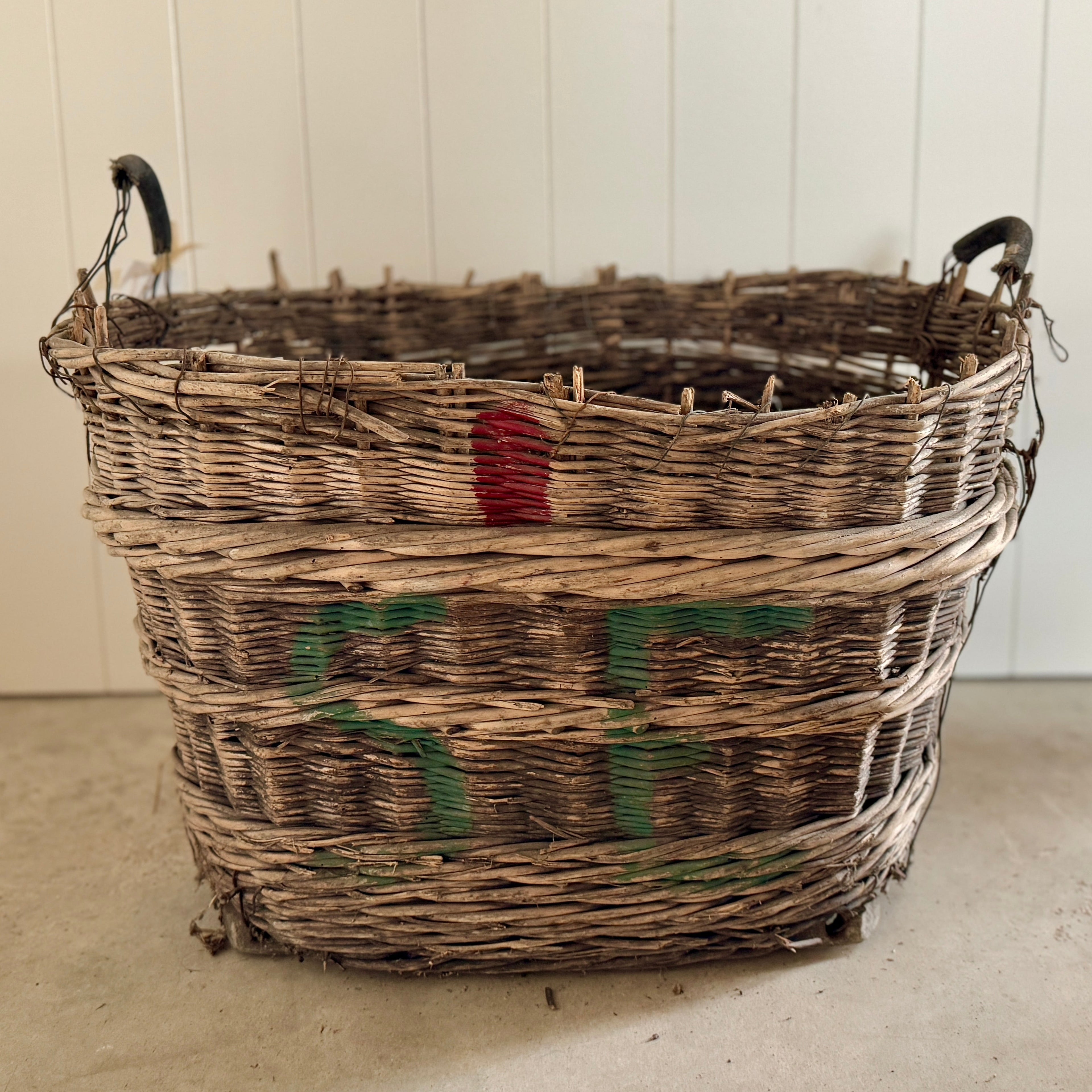 Panier de récolte européen antique