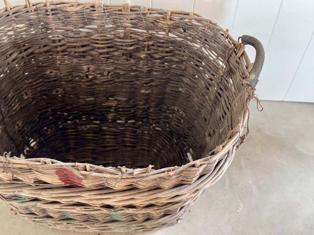 Panier de récolte européen antique
