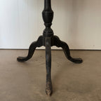 Table suédoise antique à plateau basculant en racine d'aulne blanchie, vers 1920