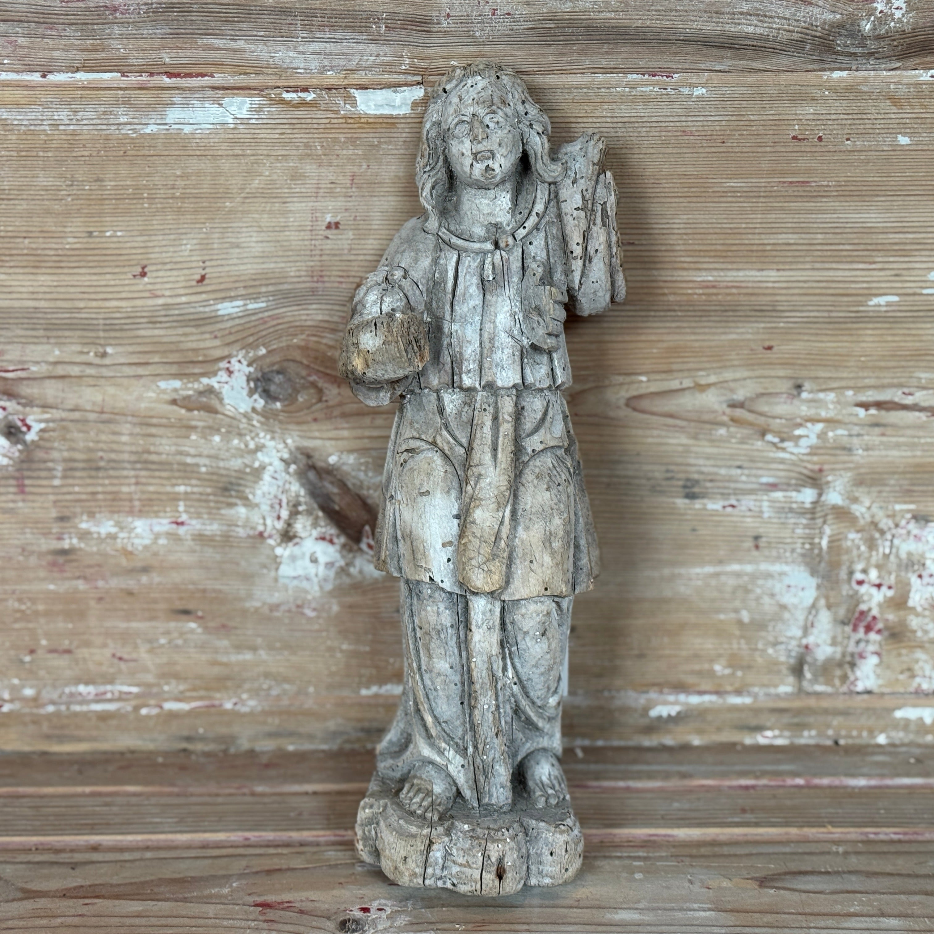 Statue en bois du XVIIIe siècle représentant un saint