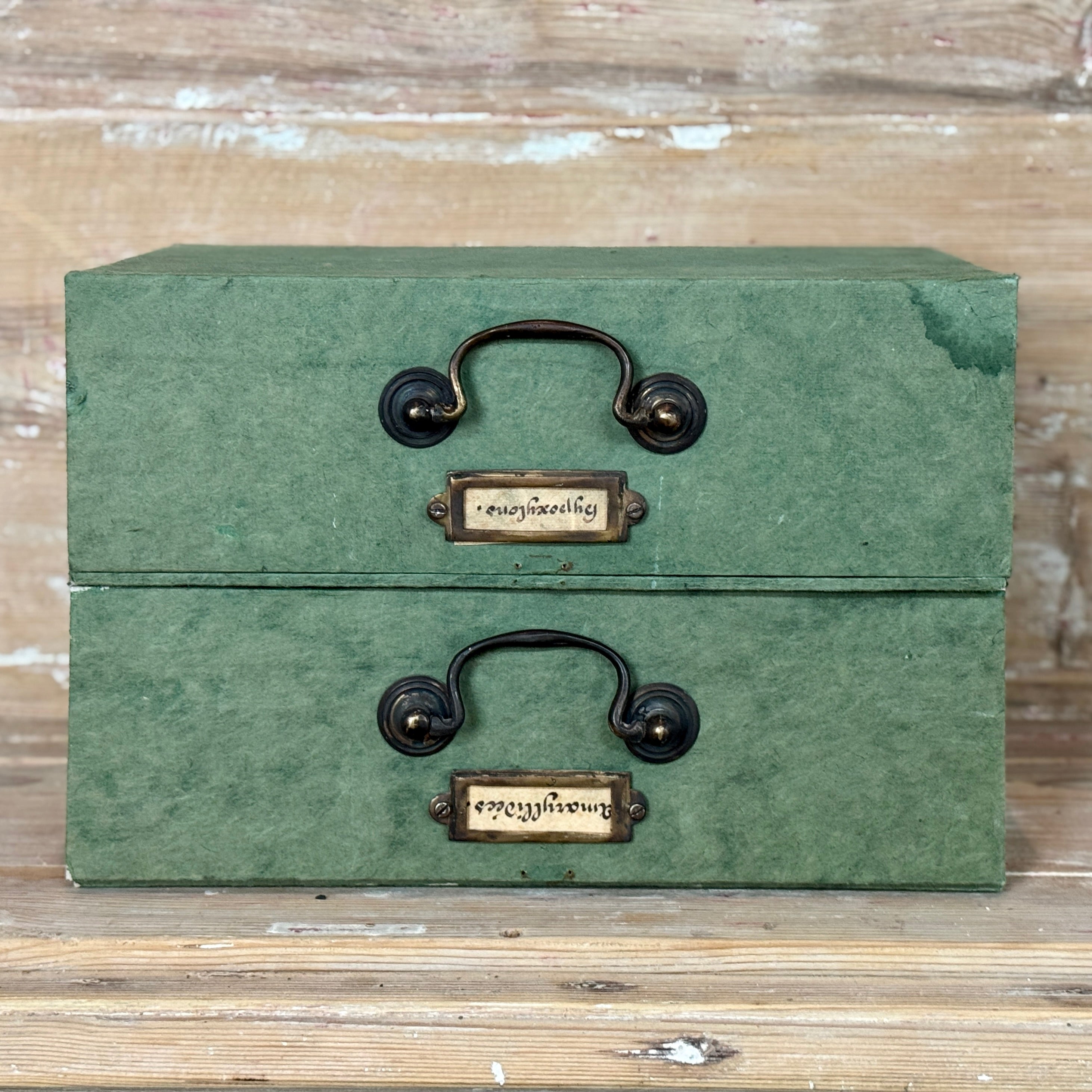 Boîte à documents verte vintage française avec poignée en laiton