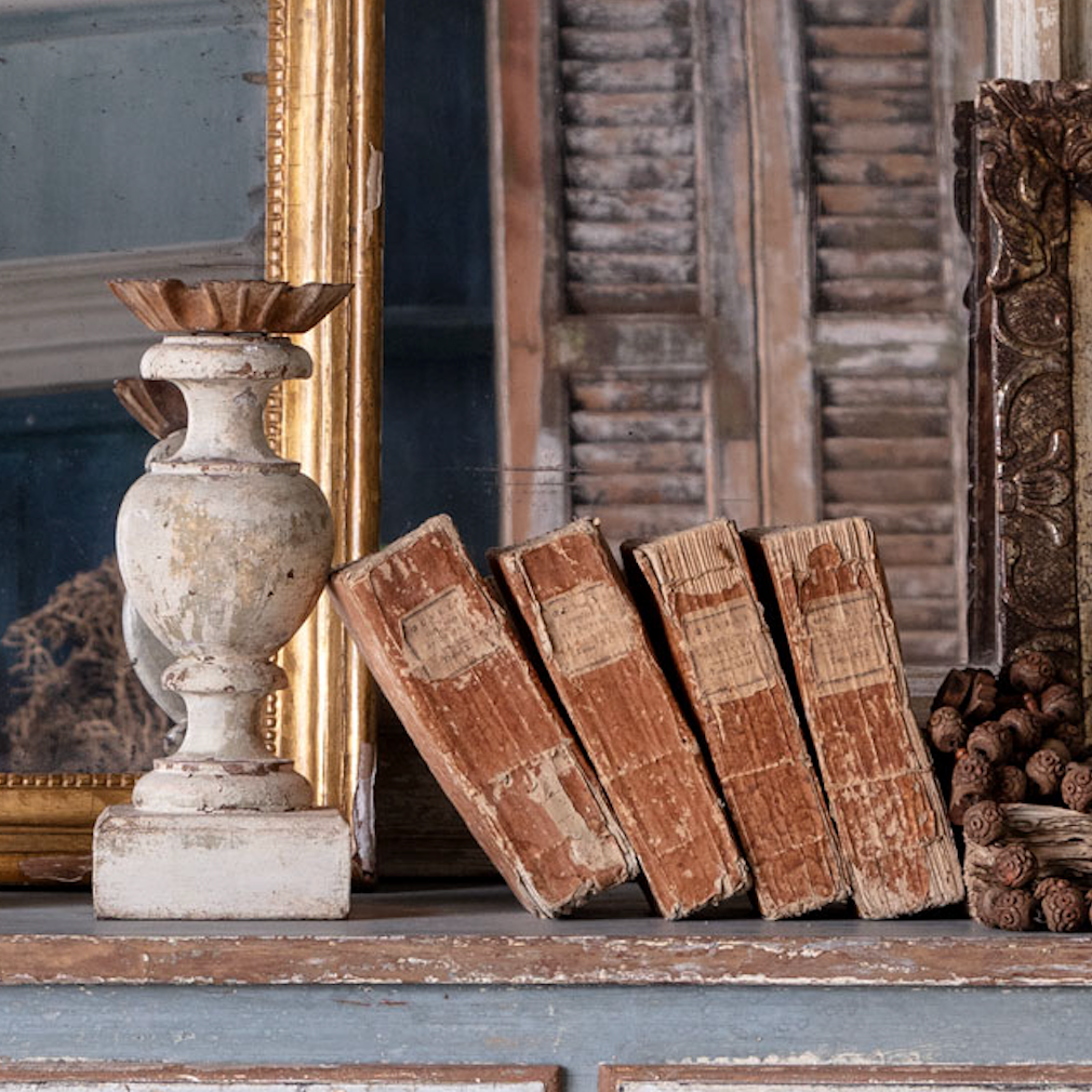 Ensemble de 4 livres anciens en terre cuite