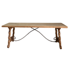 Table à tréteaux espagnole antique en chêne avec traverse en fer, vers 1920
