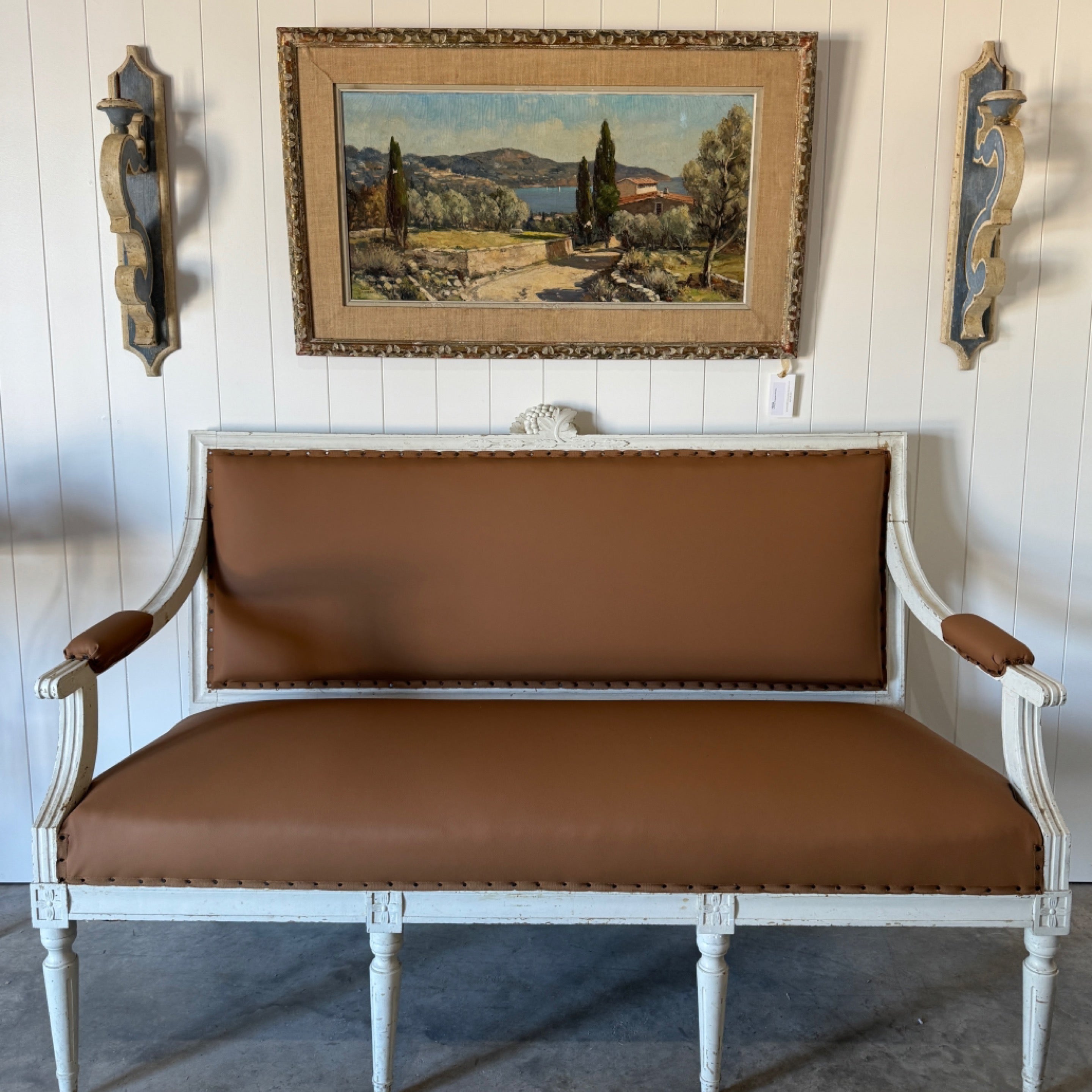 Canapé suédois antique recouvert de cuir tabac
