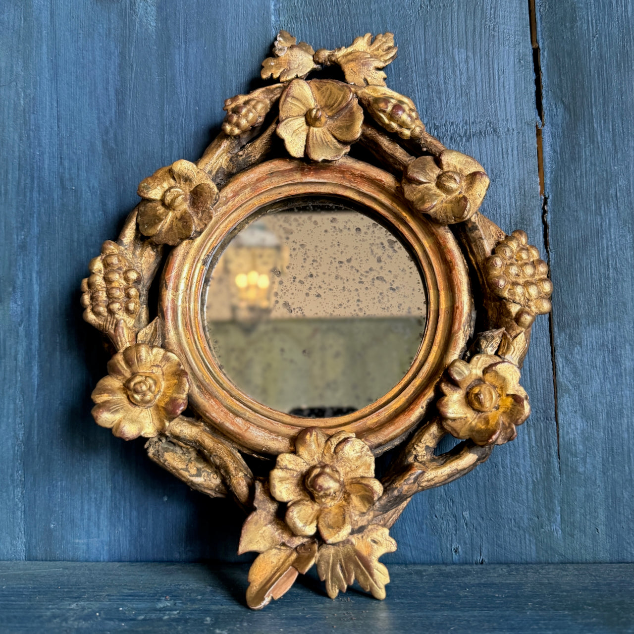 Magnifique cadre doré antique sculpté avec nouveau miroir